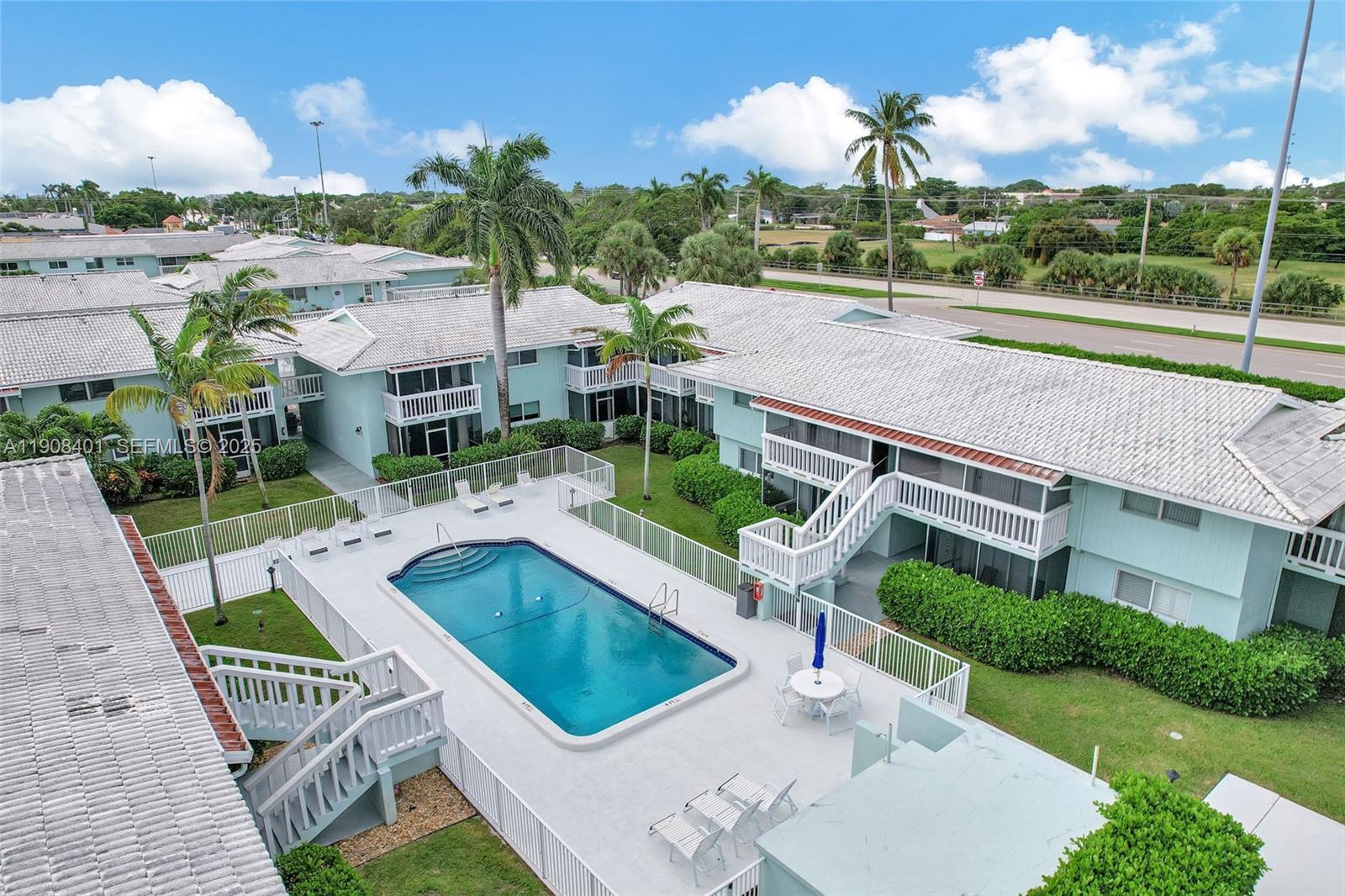 RIVER HOUSE GARDENS CONDO - Residential