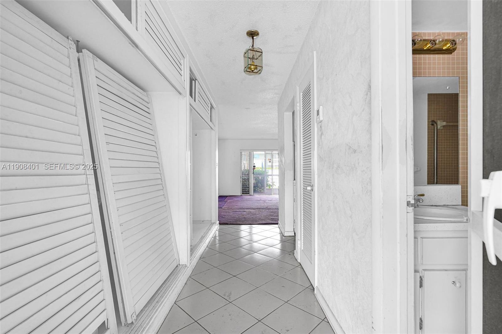 RIVER HOUSE GARDENS CONDO - Residential