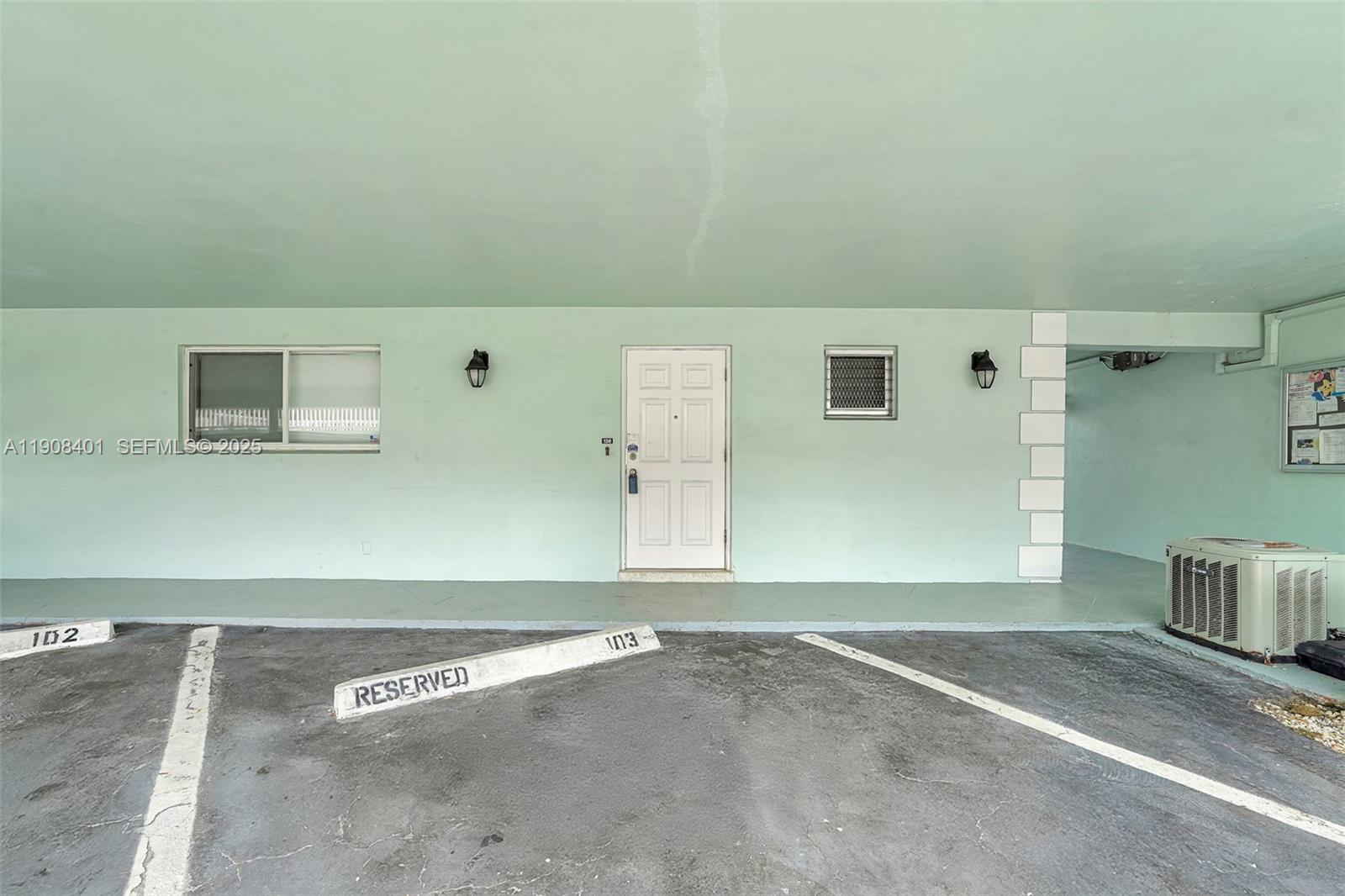 RIVER HOUSE GARDENS CONDO - Residential