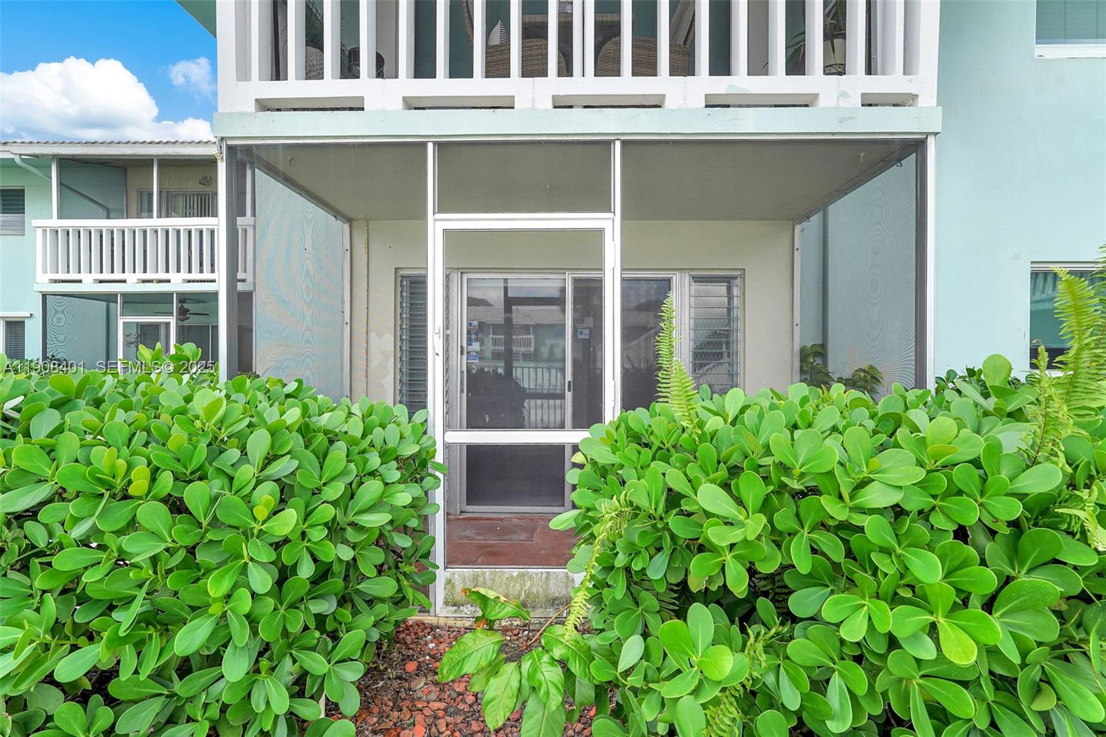 RIVER HOUSE GARDENS CONDO - Residential