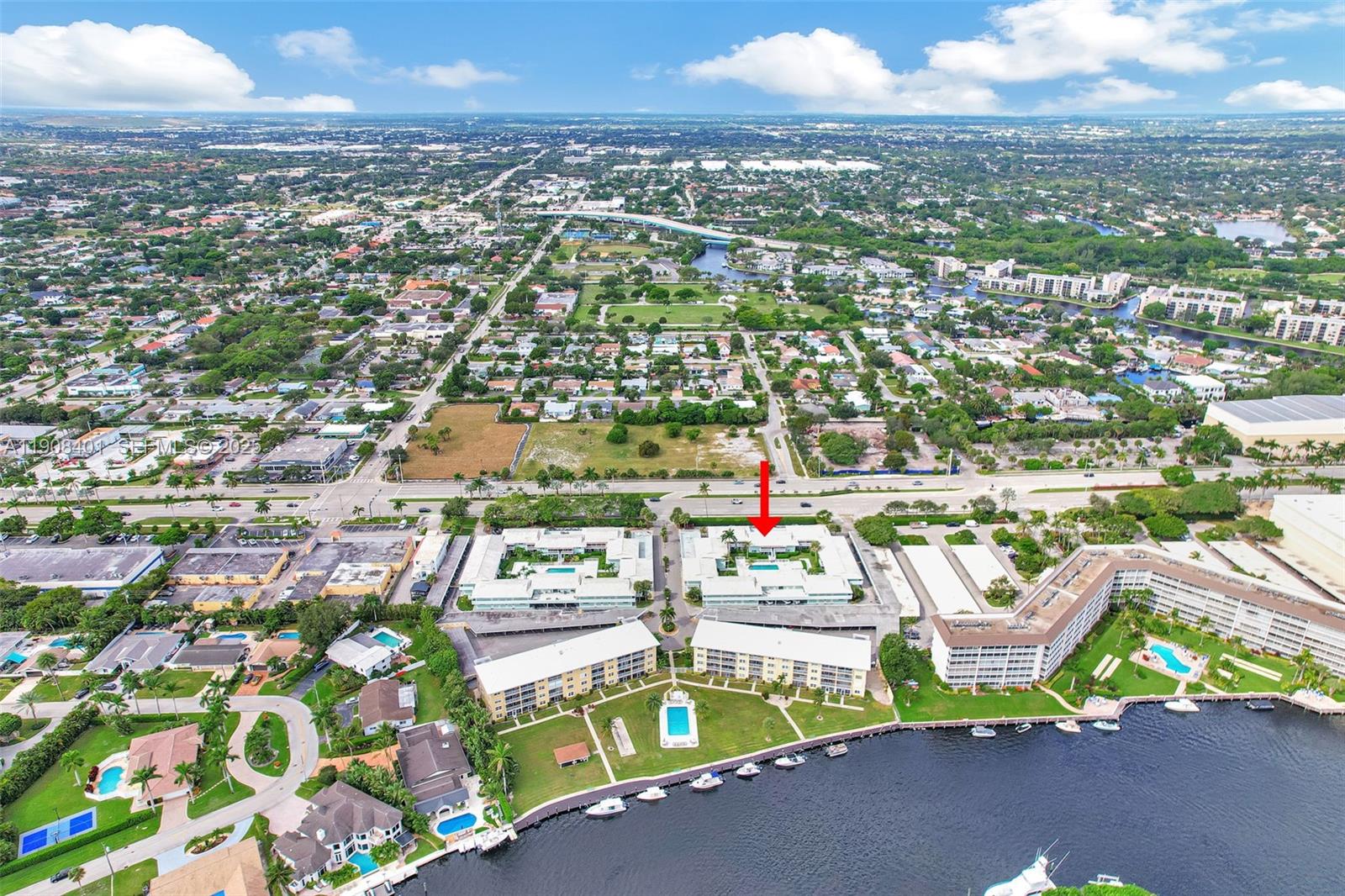 RIVER HOUSE GARDENS CONDO - Residential