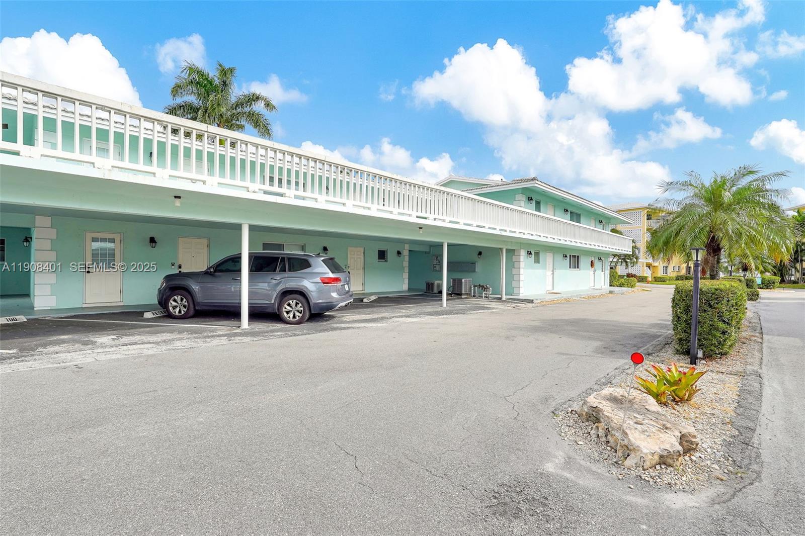 322 N Federal Hwy 136