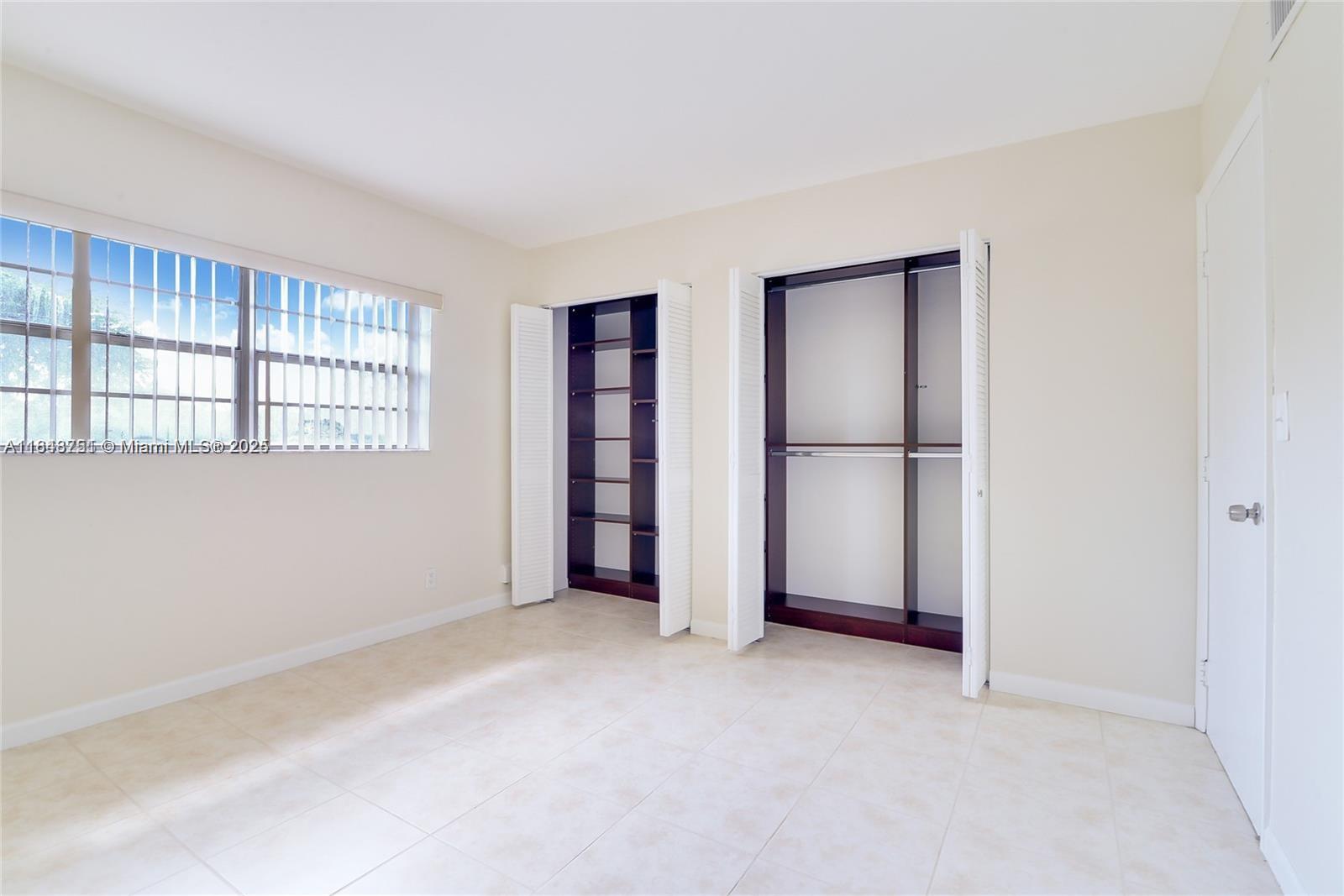 TOWNHOUSES OF PLANTATION - Residential