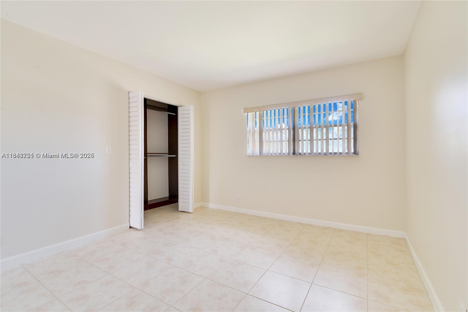 TOWNHOUSES OF PLANTATION - Residential