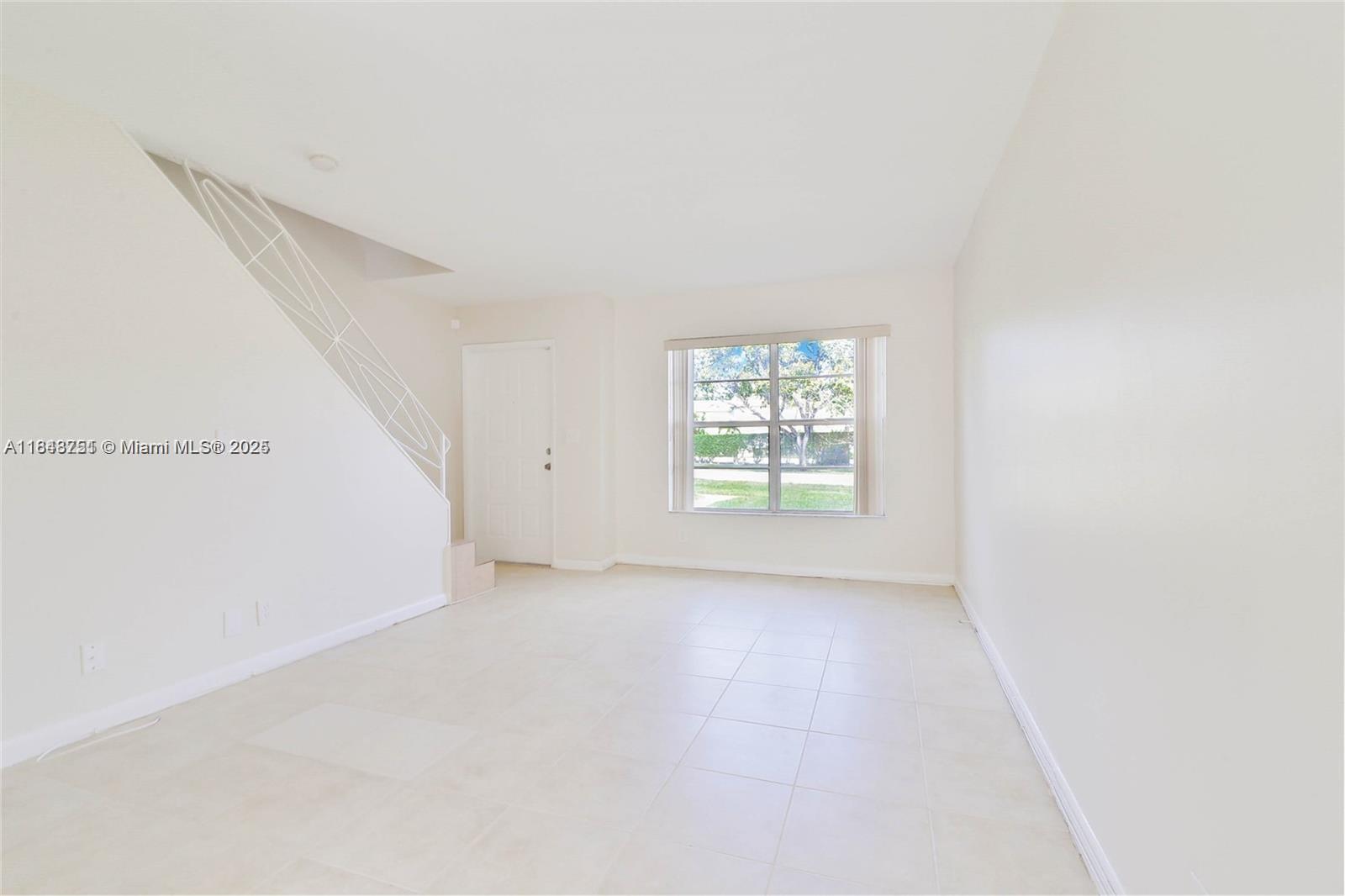 TOWNHOUSES OF PLANTATION - Residential