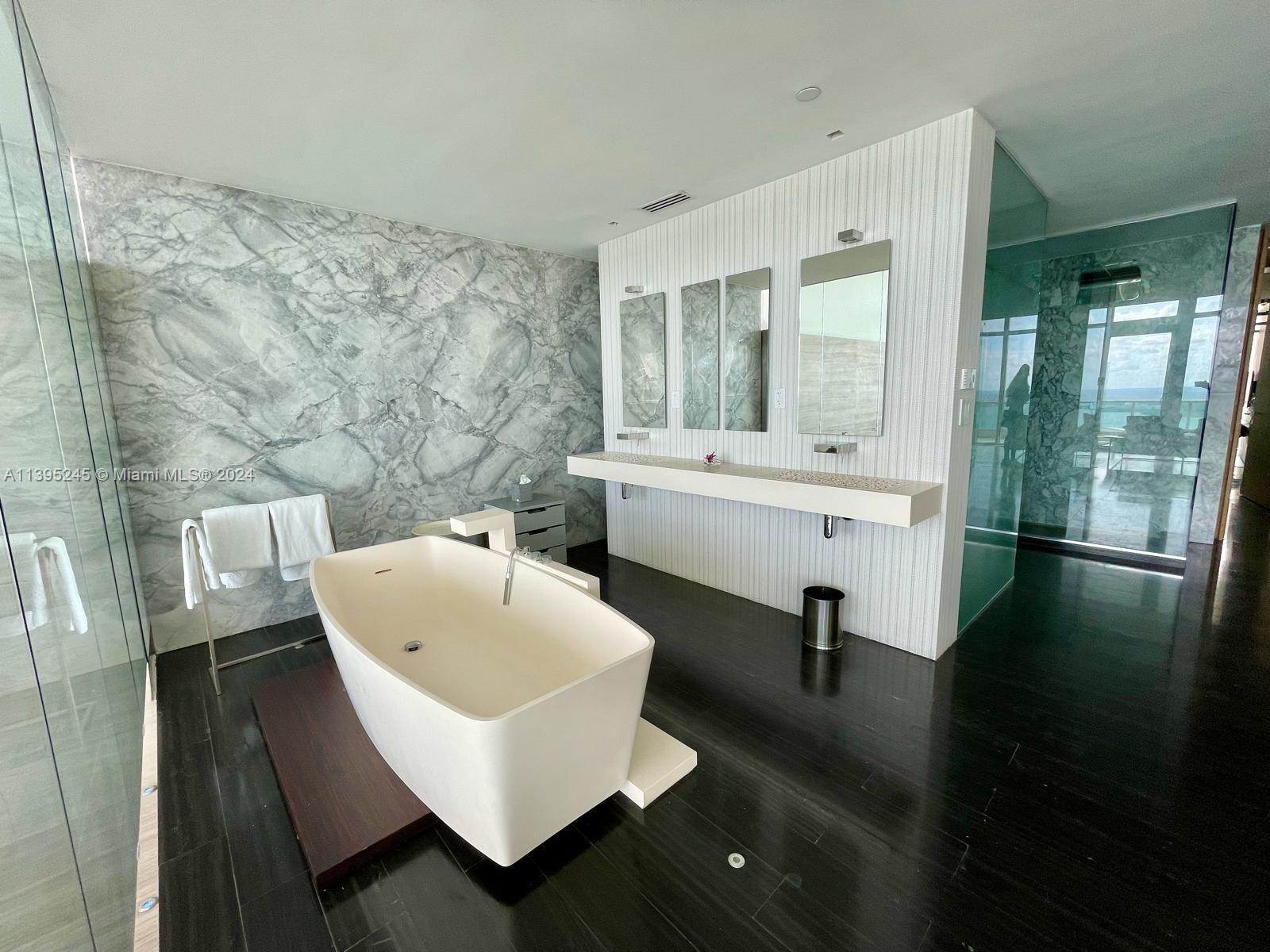 JADE RESIDENCES AT BRICKEL - Residential