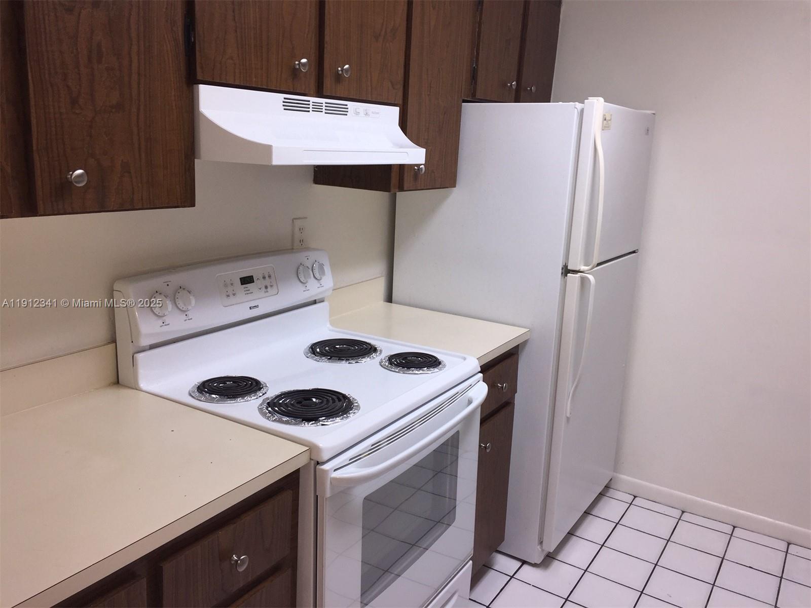 SPANISH TRACE CONDO - Residential Lease