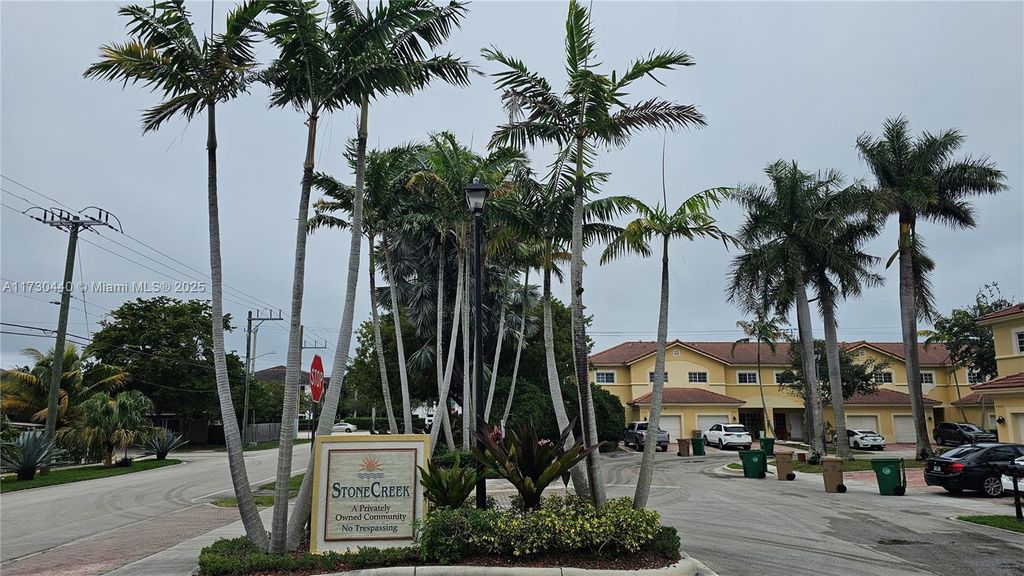Photo of 7628 S Stonecreek Cir, Davie, FL 33024 (MLS # A11730440)