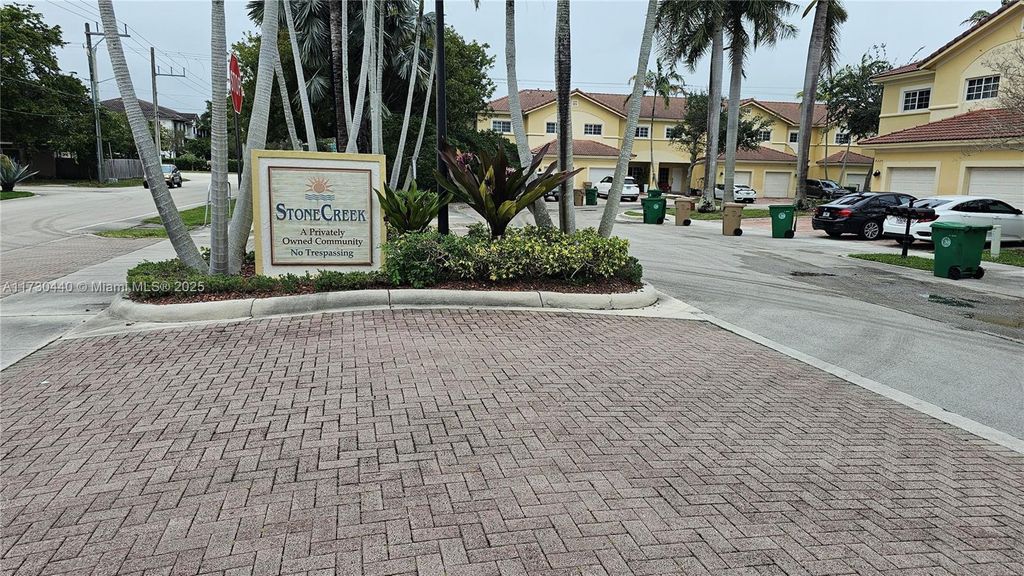 Photo of 7628 S Stonecreek Cir, Davie, FL 33024 (MLS # A11730440)