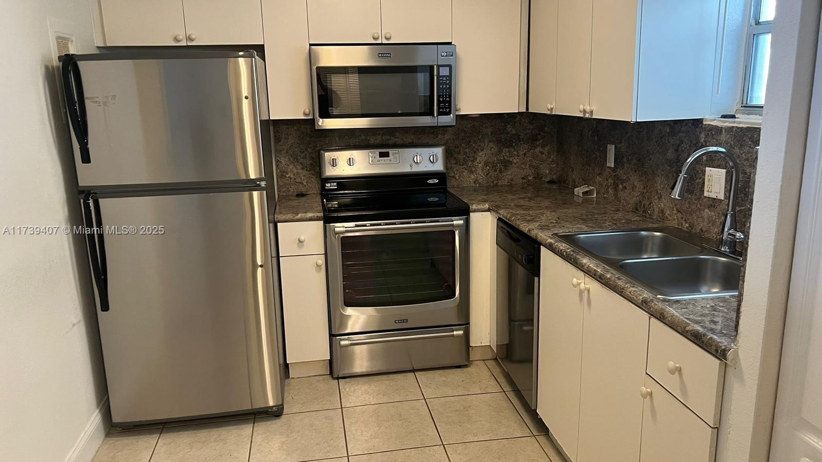 Rental Property at 4205 N University Dr 203, Sunrise, Miami-Dade County, Florida - Bedrooms: 2 
Bathrooms: 2  - $1,850 MO.