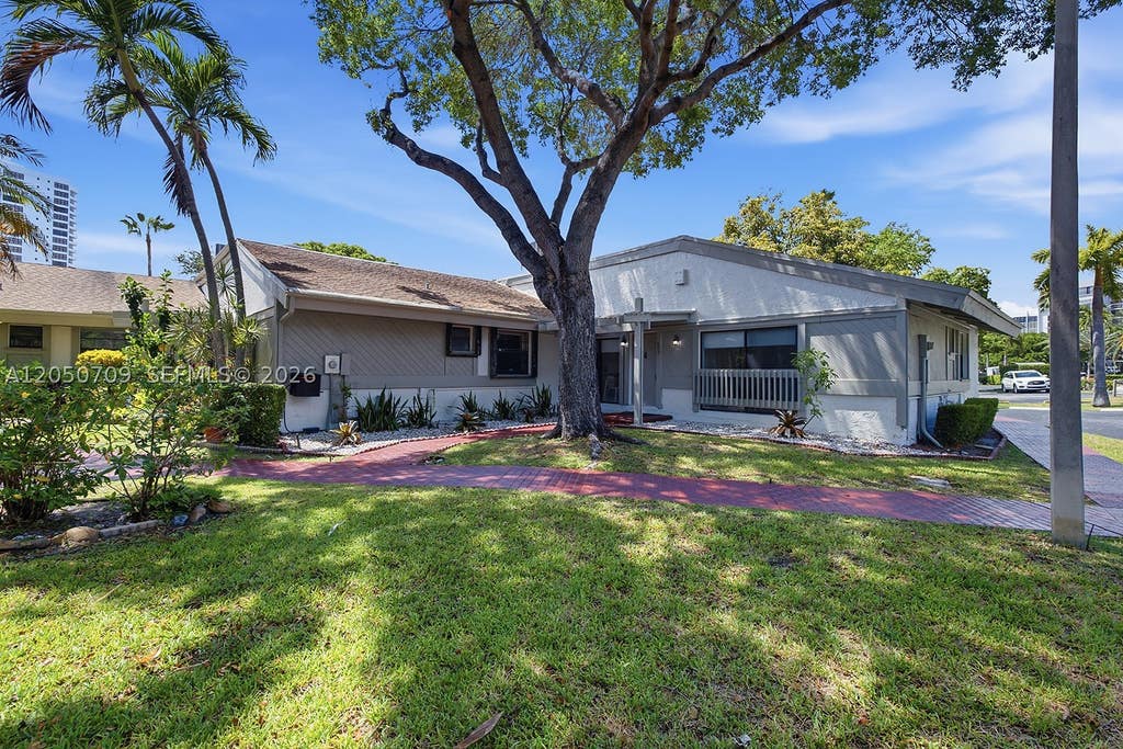 Photo of 605 Leslie Dr, Hallandale Beach, FL 33009 (MLS # A12050709)