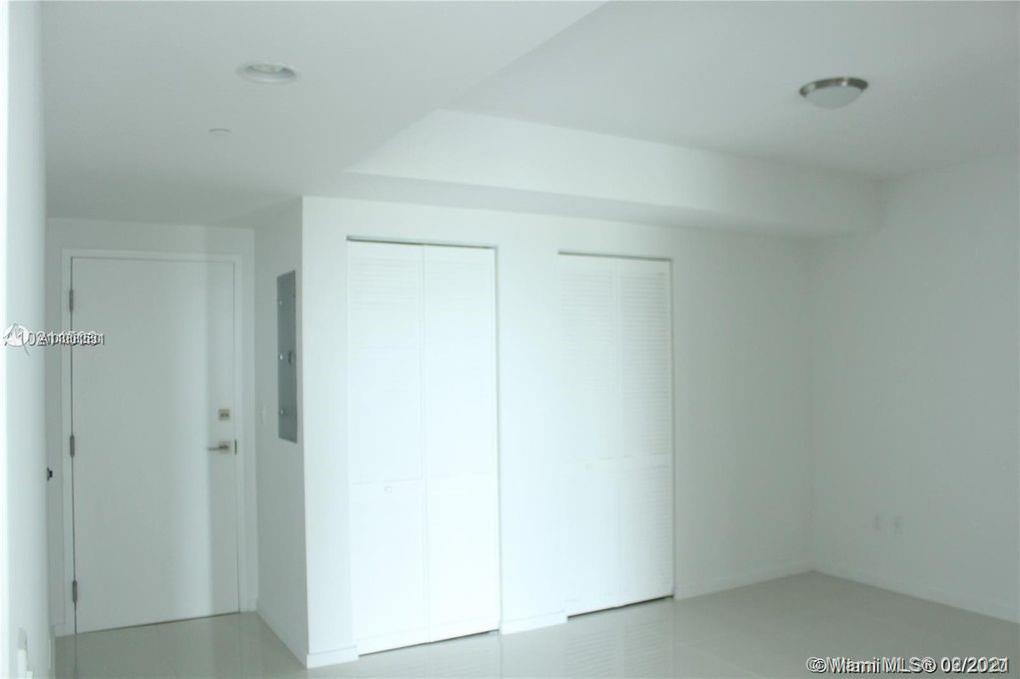 5252 PASEO CONDO - Residential