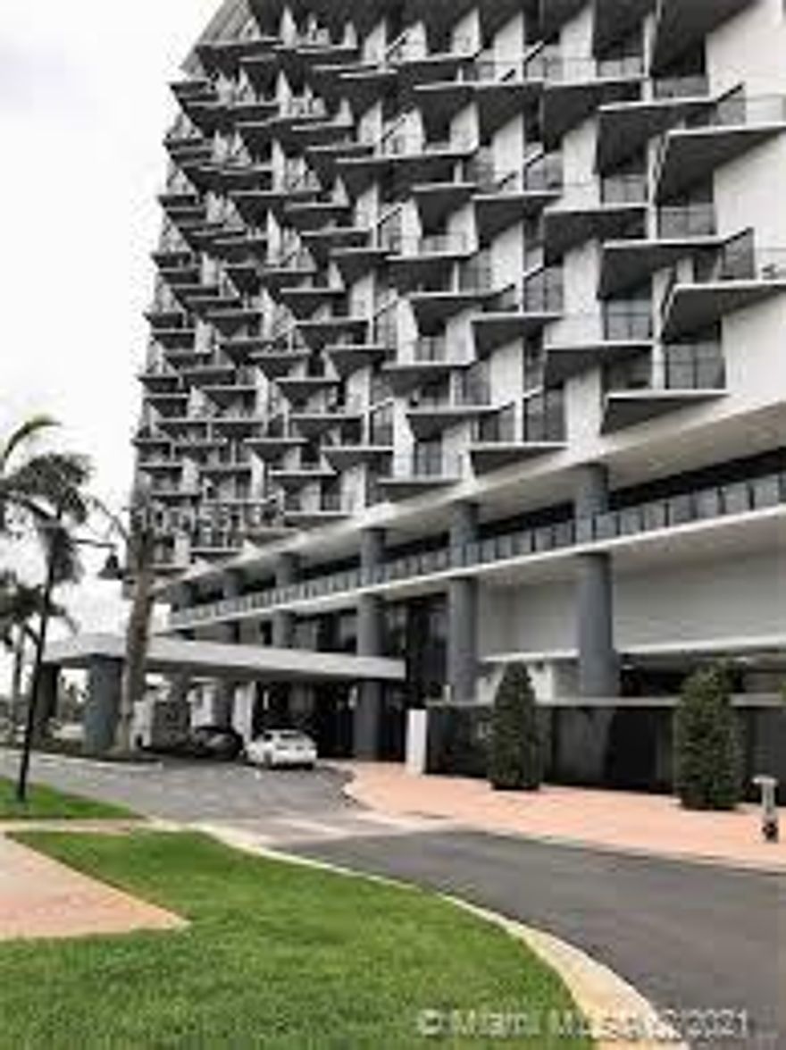 Welcome to 5252 Paseo Condo, located in Downtown Doral, where business and pleasure combine flawlessly. Here, neighbors will flock to the welcoming storefronts of Main Street, walking along broad palm-lined avenues dotted with locally owned businesses, boutiques, and five-star eateries.
I offering this beautiful condo with open concept floor plan with 1-bed, 1 bath with additional close den. Porcelain floor throughout. Beautiful kitchen with stainless steel appliances. Dramatic outdoor terrace viewing the Trump Golf course. In addition has a new wireless technology for AC, valet parking, sauna, gym, spinning area, conference room, kids room, infinity pool and concierge. Internet, cable and water also included. Great for investment condo is rented until November 2021.