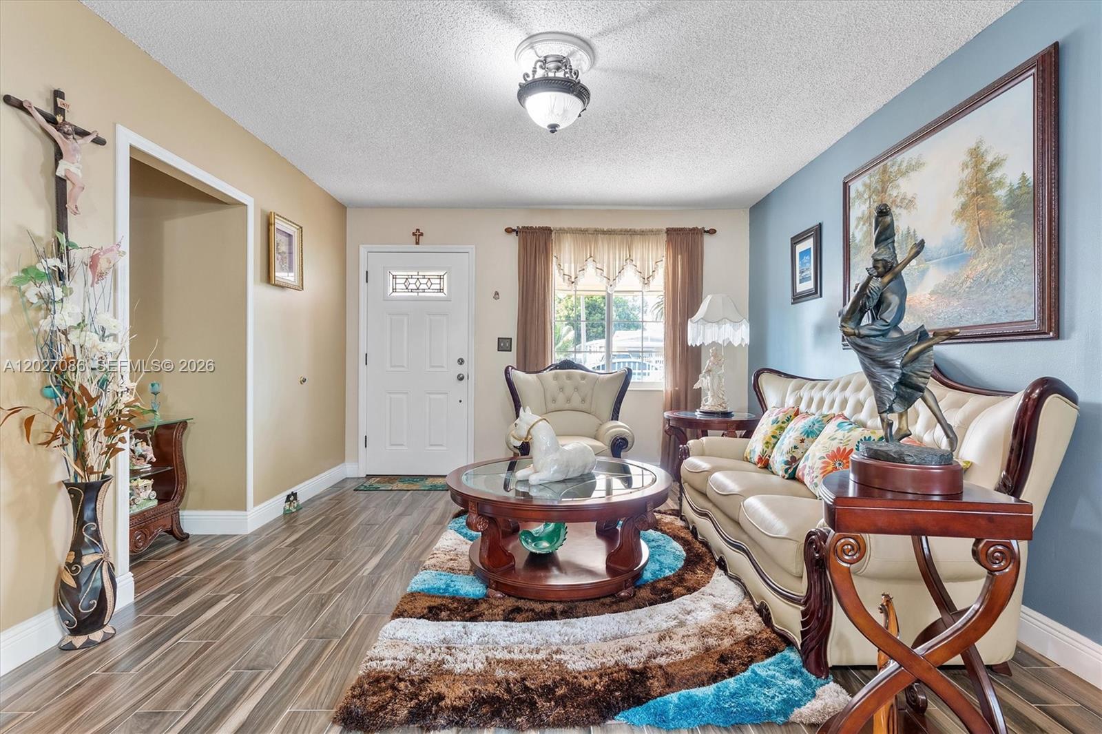 CAROL CITY LAKE STEVEN ES - Residential
