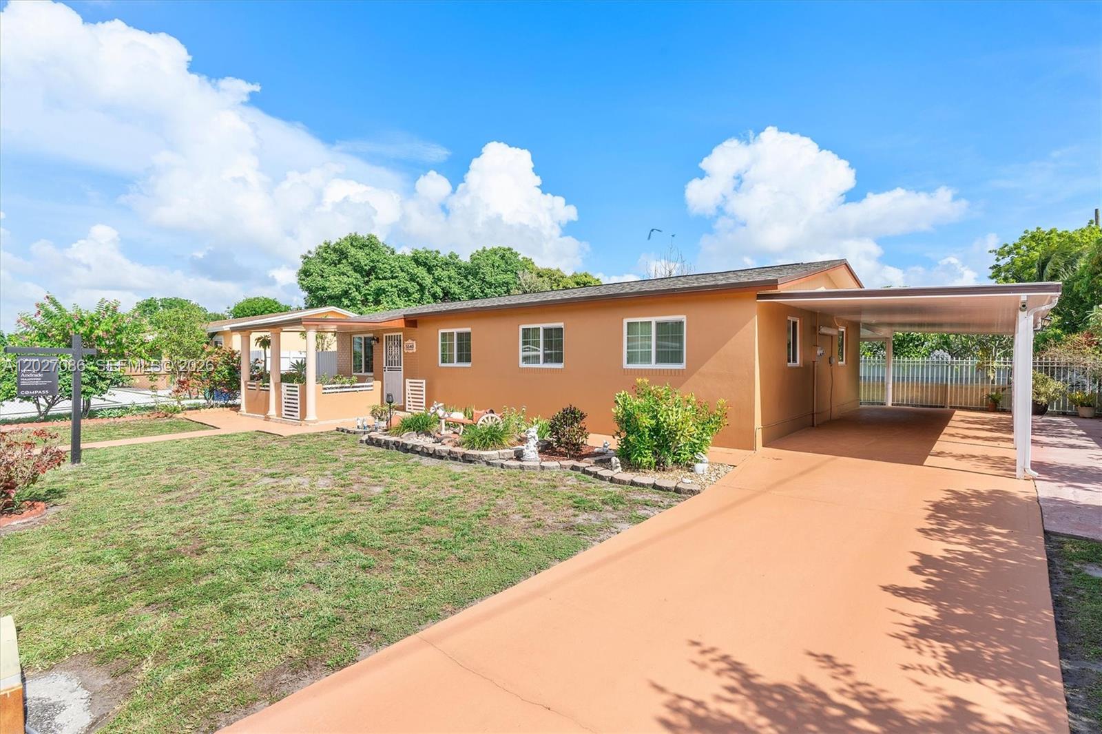 CAROL CITY LAKE STEVEN ES - Residential