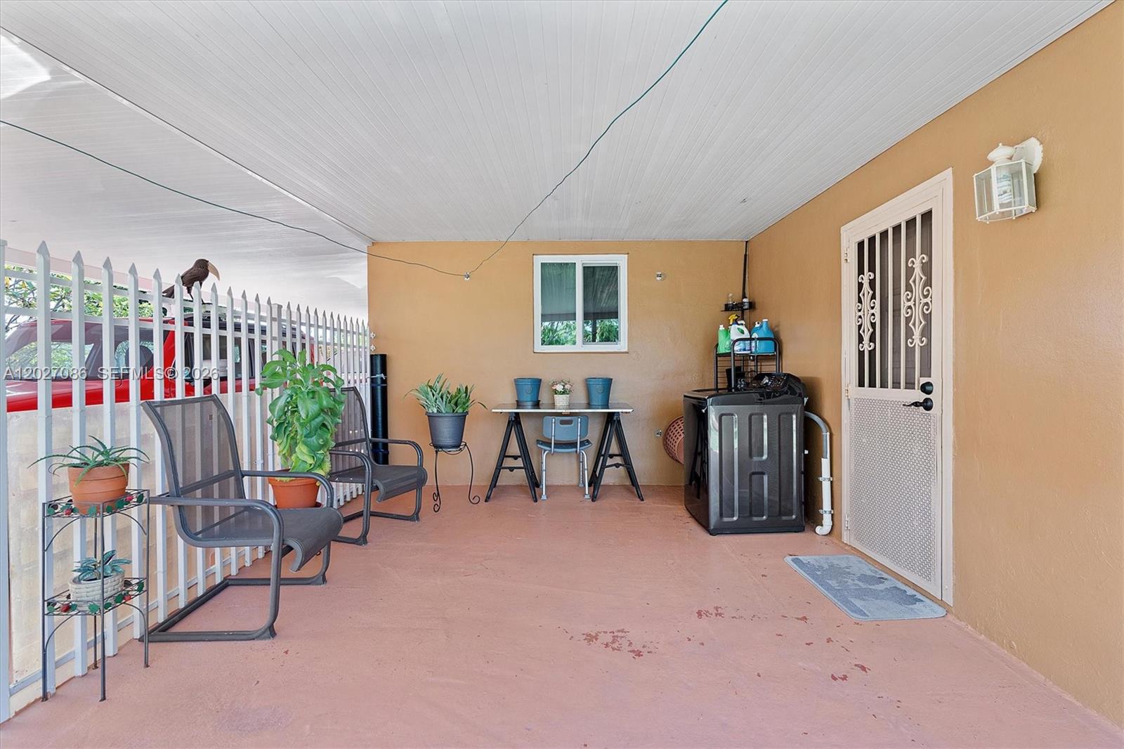 CAROL CITY LAKE STEVEN ES - Residential