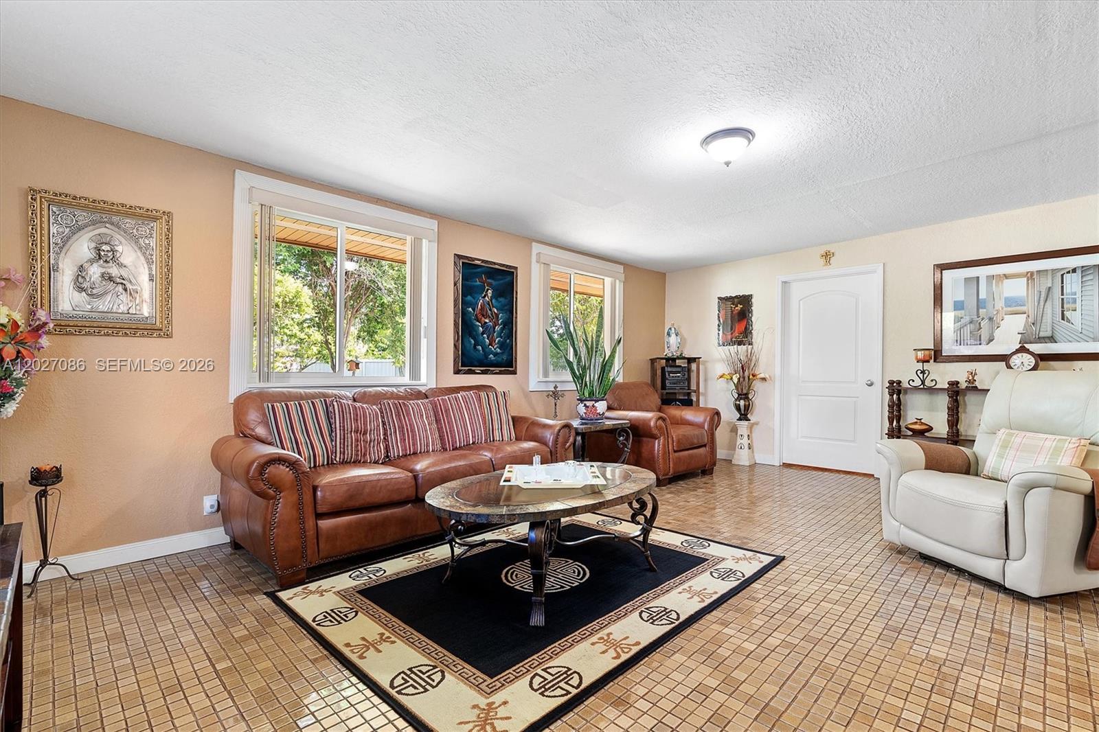 CAROL CITY LAKE STEVEN ES - Residential