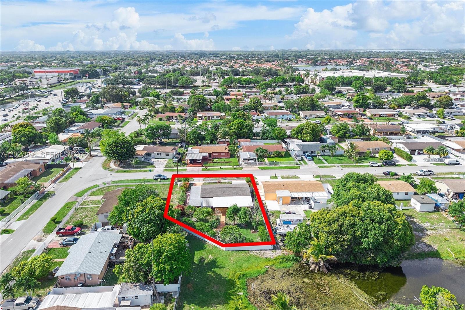 CAROL CITY LAKE STEVEN ES - Residential