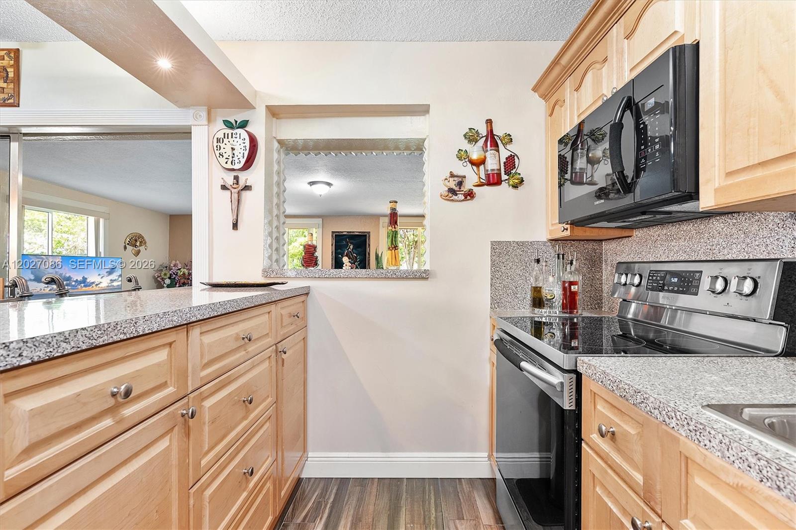 CAROL CITY LAKE STEVEN ES - Residential