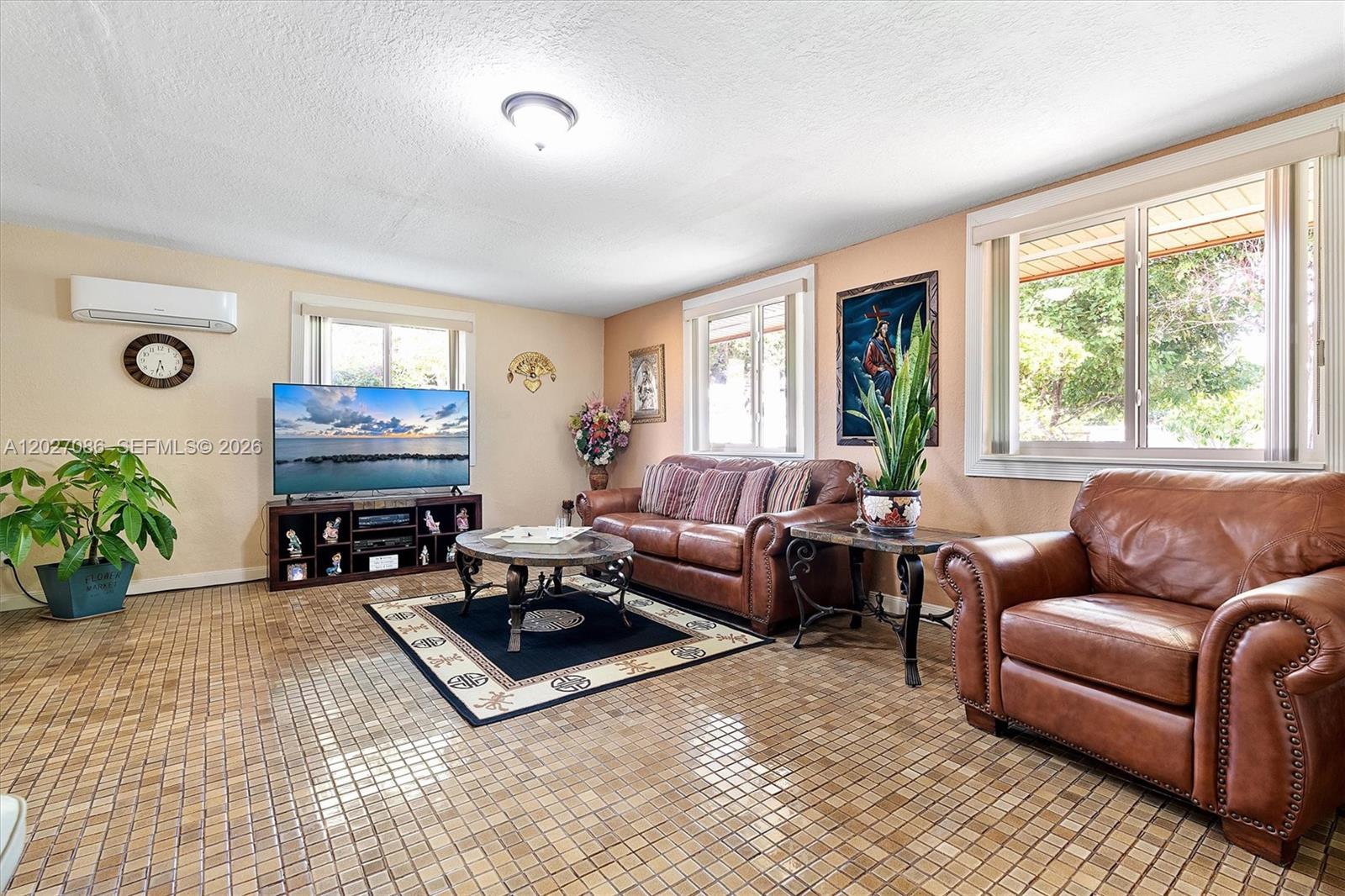 CAROL CITY LAKE STEVEN ES - Residential