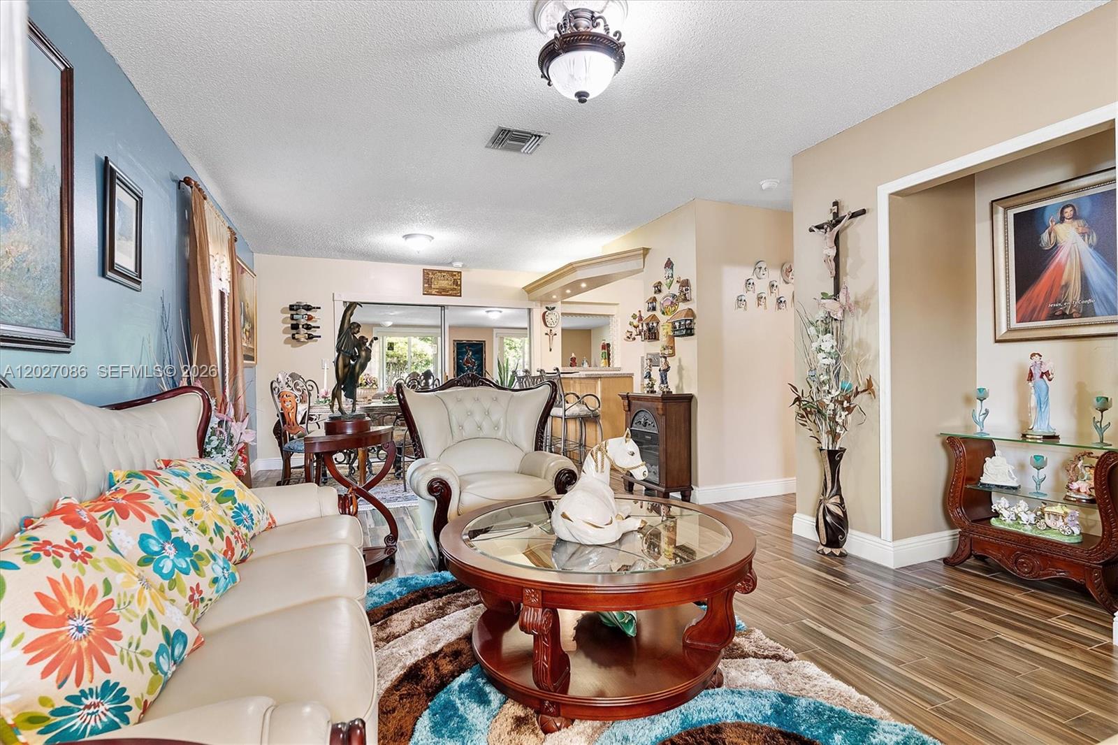 CAROL CITY LAKE STEVEN ES - Residential