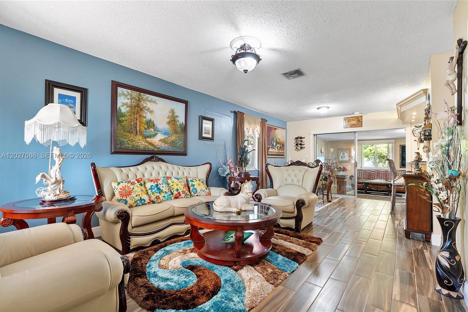 CAROL CITY LAKE STEVEN ES - Residential