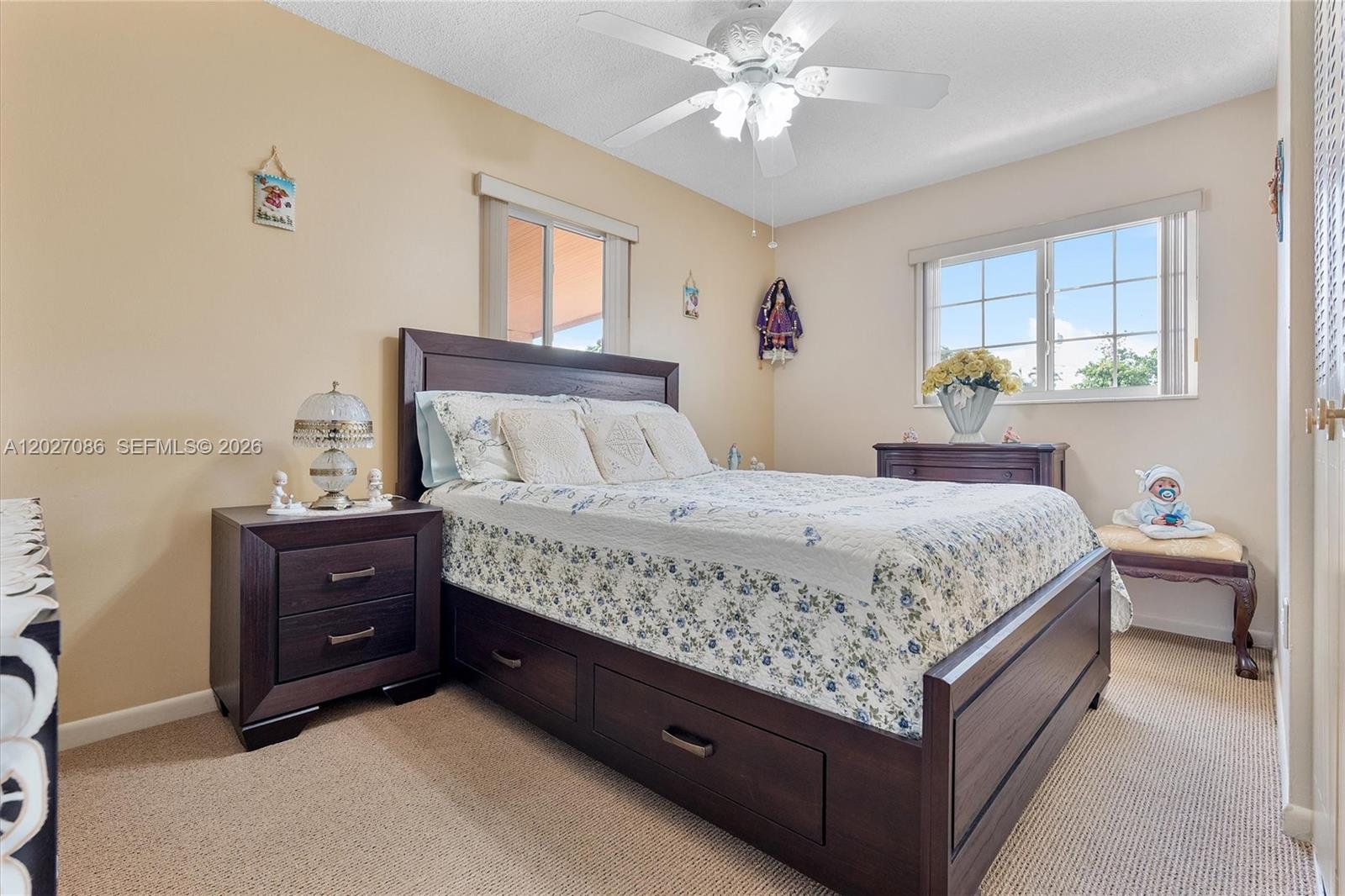 CAROL CITY LAKE STEVEN ES - Residential