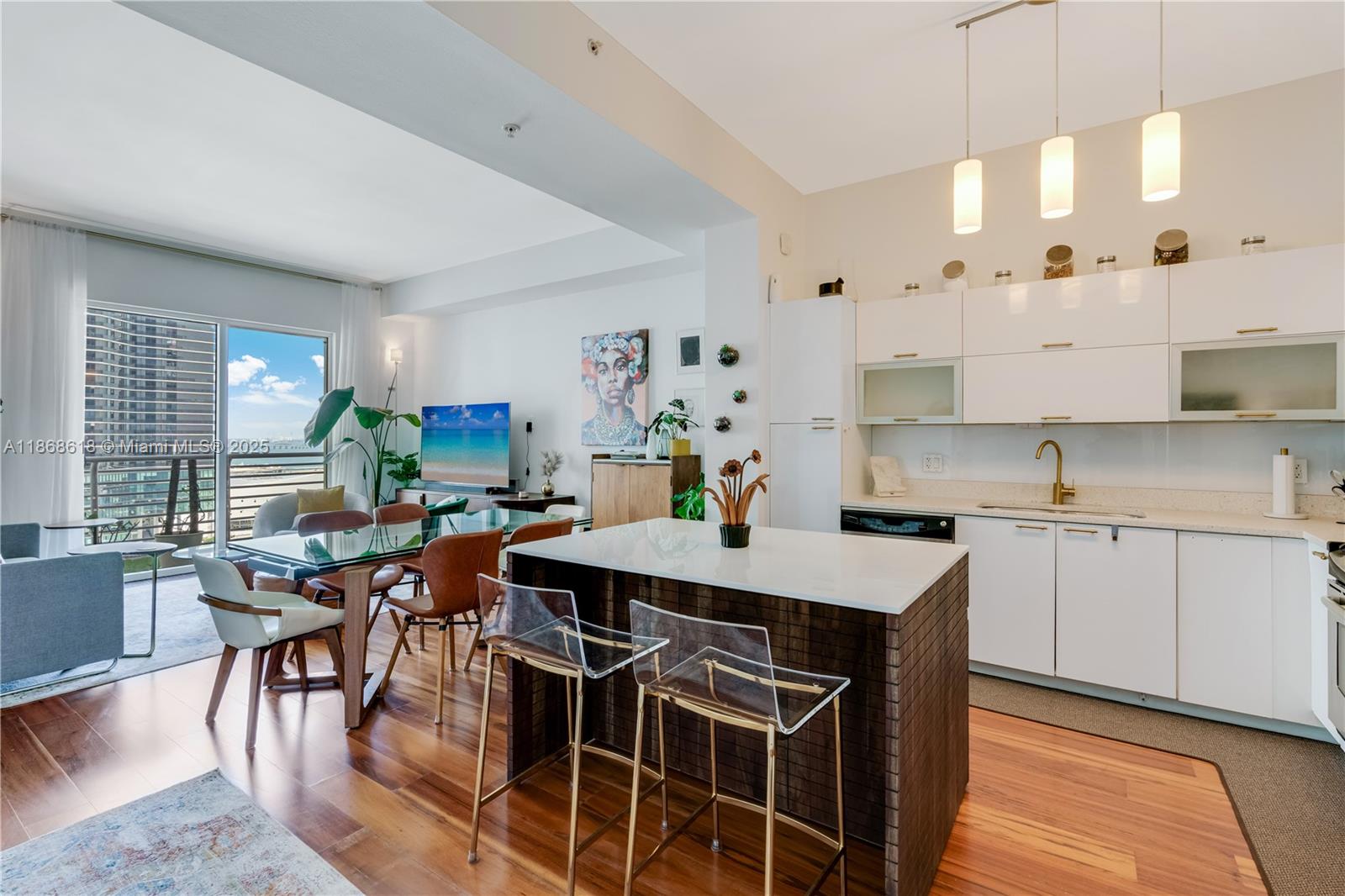 THE LOFT DOWNTOWN CONDO - Residential