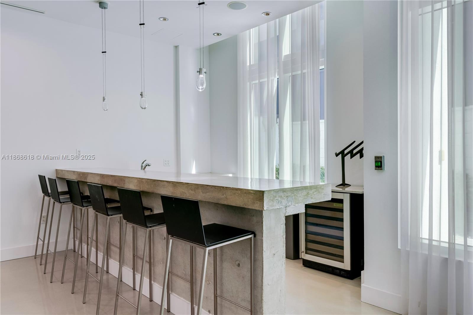 THE LOFT DOWNTOWN CONDO - Residential