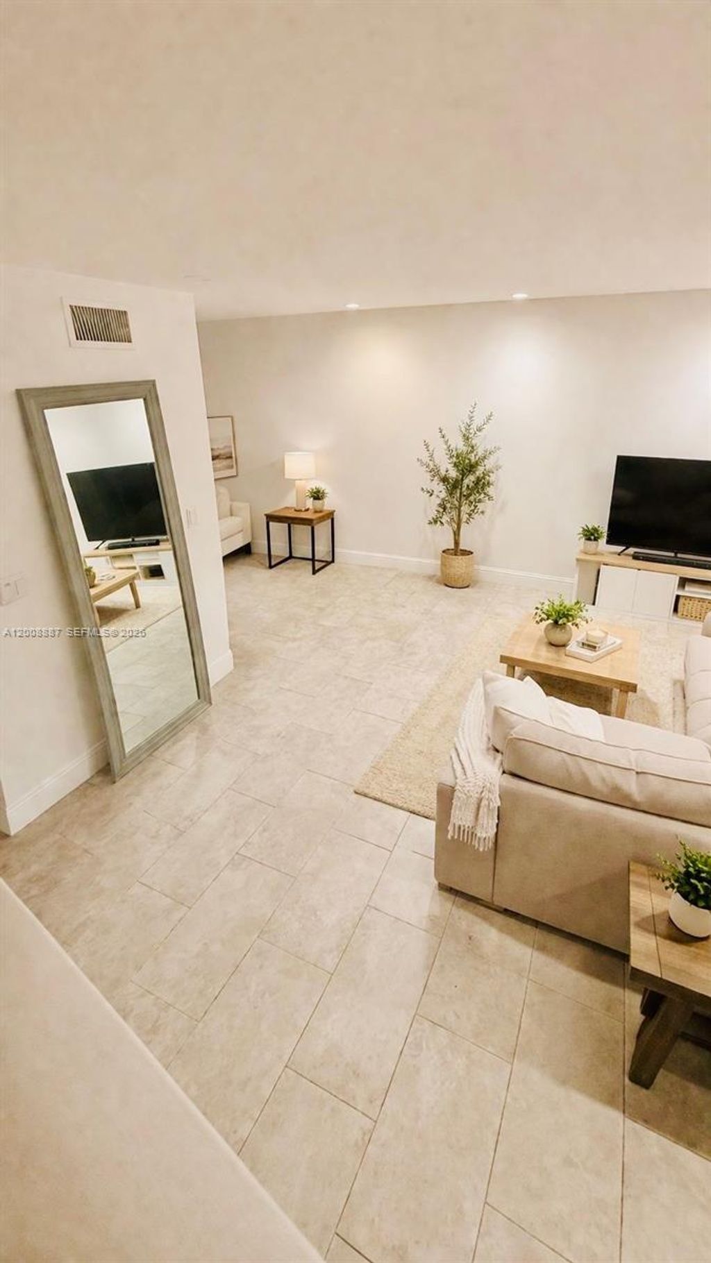 Photo of Hollywood, FL 33021 (MLS # A12008887)