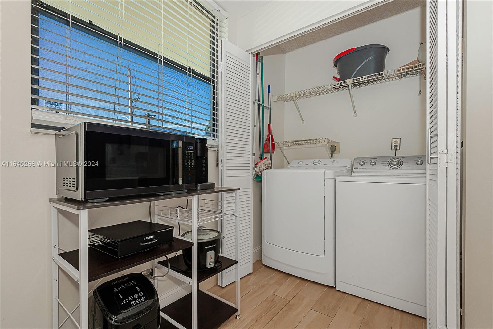 LAKE EMERALD CONDOMINIUM - Residential Lease