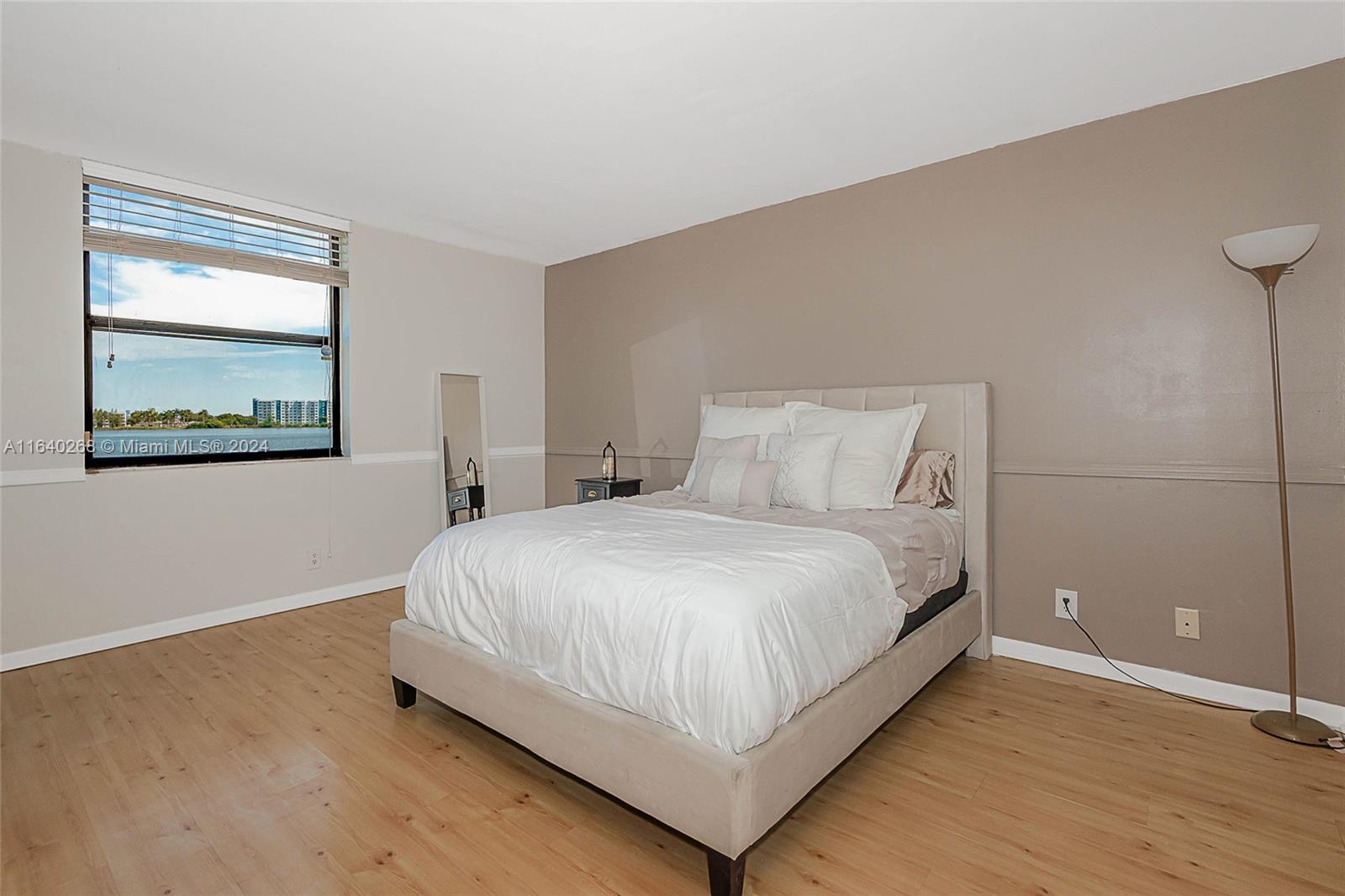 LAKE EMERALD CONDOMINIUM - Residential Lease