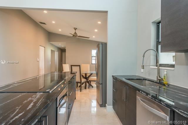 VILLAS AT BRIDGEPORT COND - Residential