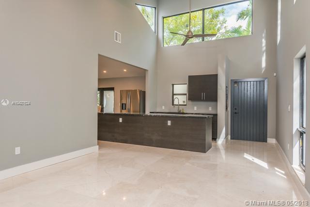 VILLAS AT BRIDGEPORT COND - Residential
