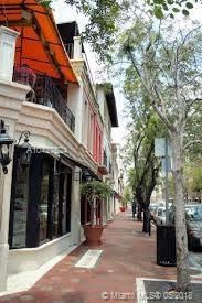 VILLAS AT BRIDGEPORT COND - Residential