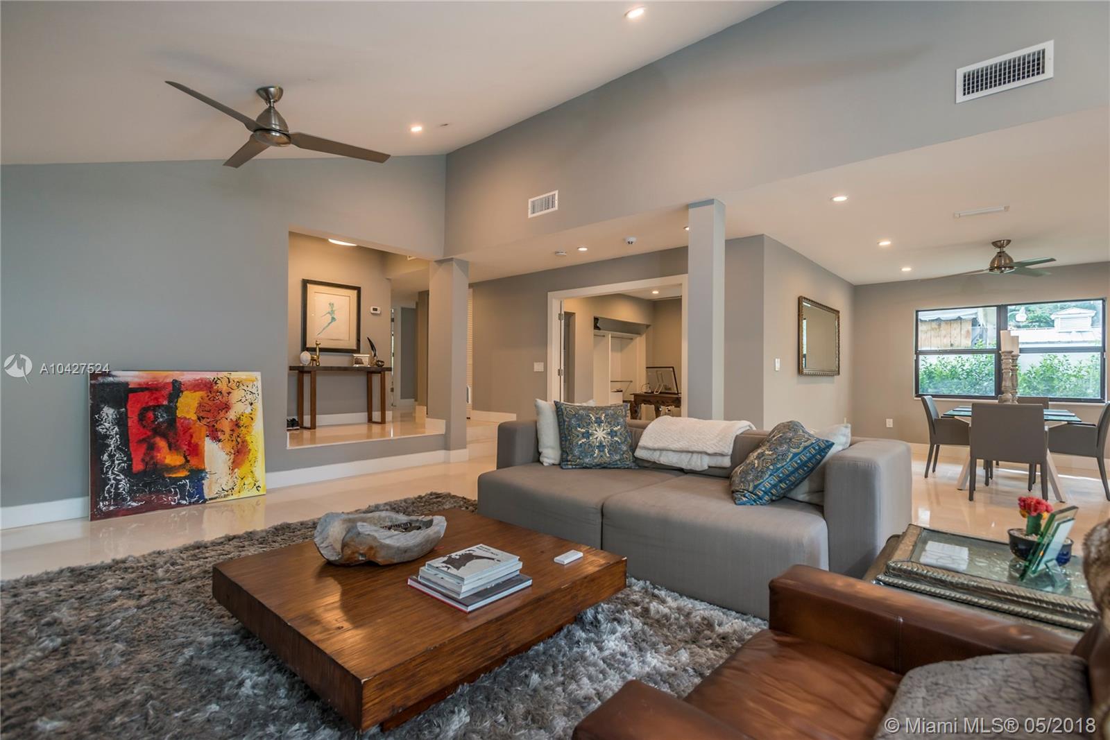 VILLAS AT BRIDGEPORT COND - Residential
