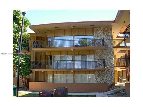 Photo of 4850 SW sw 63rd Ter #114, Davie, FL 33314 (MLS # A11860352)