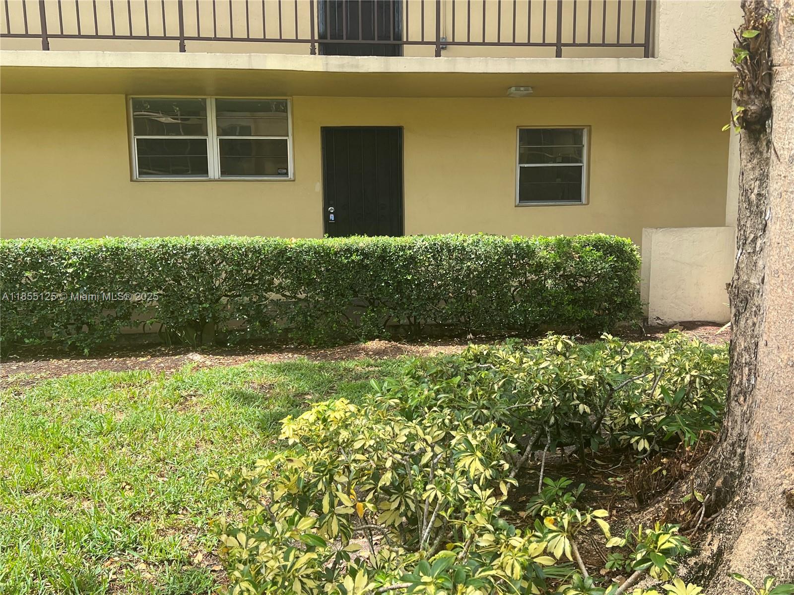 Newly renovated 2-bedroom, 2-bathroom condo in Miramar is ready for you. All new modern kitchen, bathrooms and floors. Conveniently located near schools, shopping and major highways. Don't miss out.