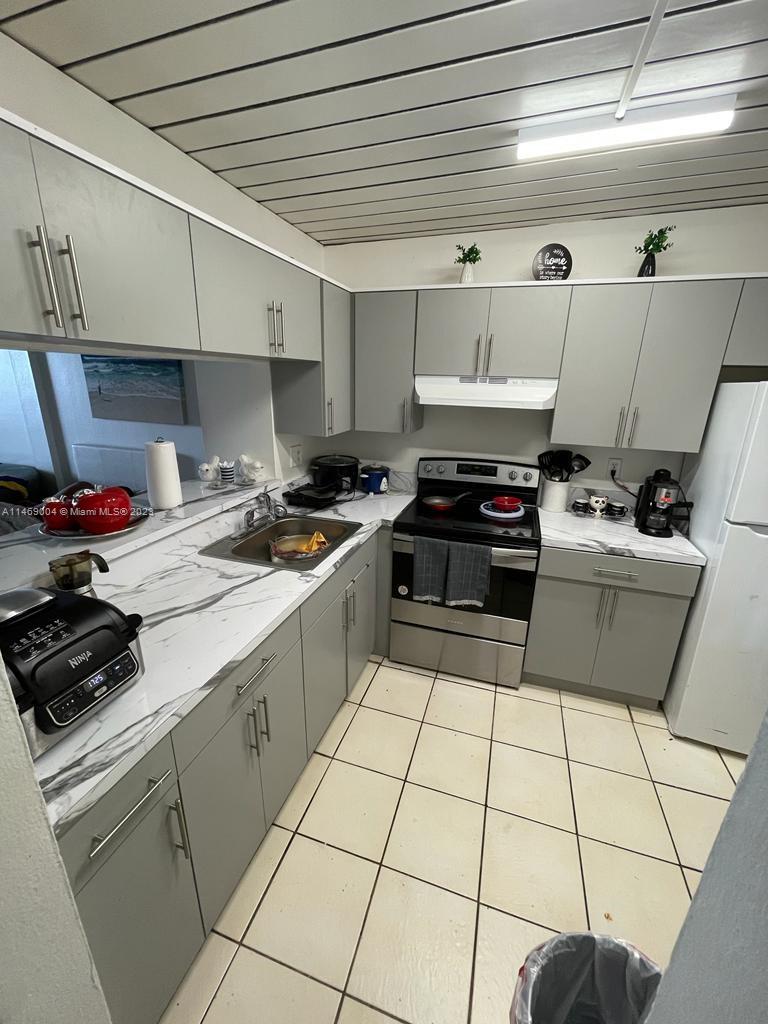 POINT SOUTH CONDO - Residential