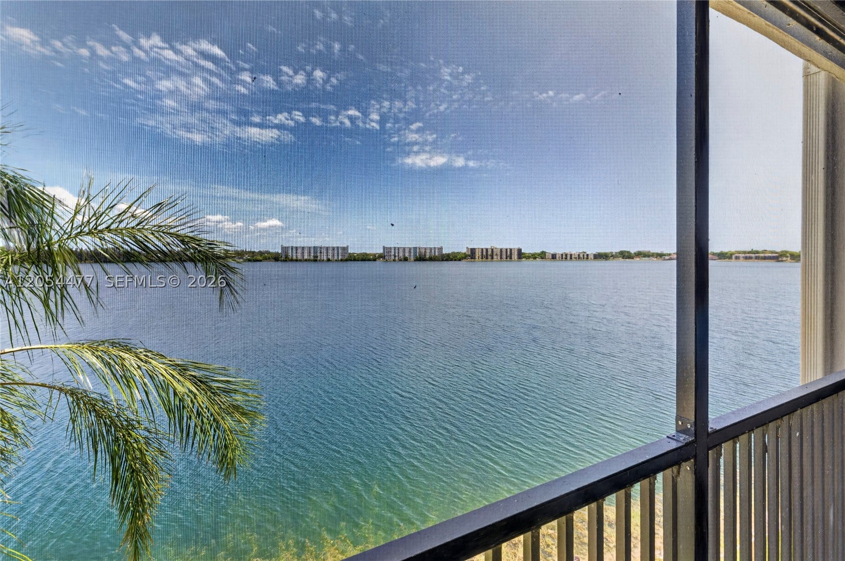 117 Lake Emerald Dr 408