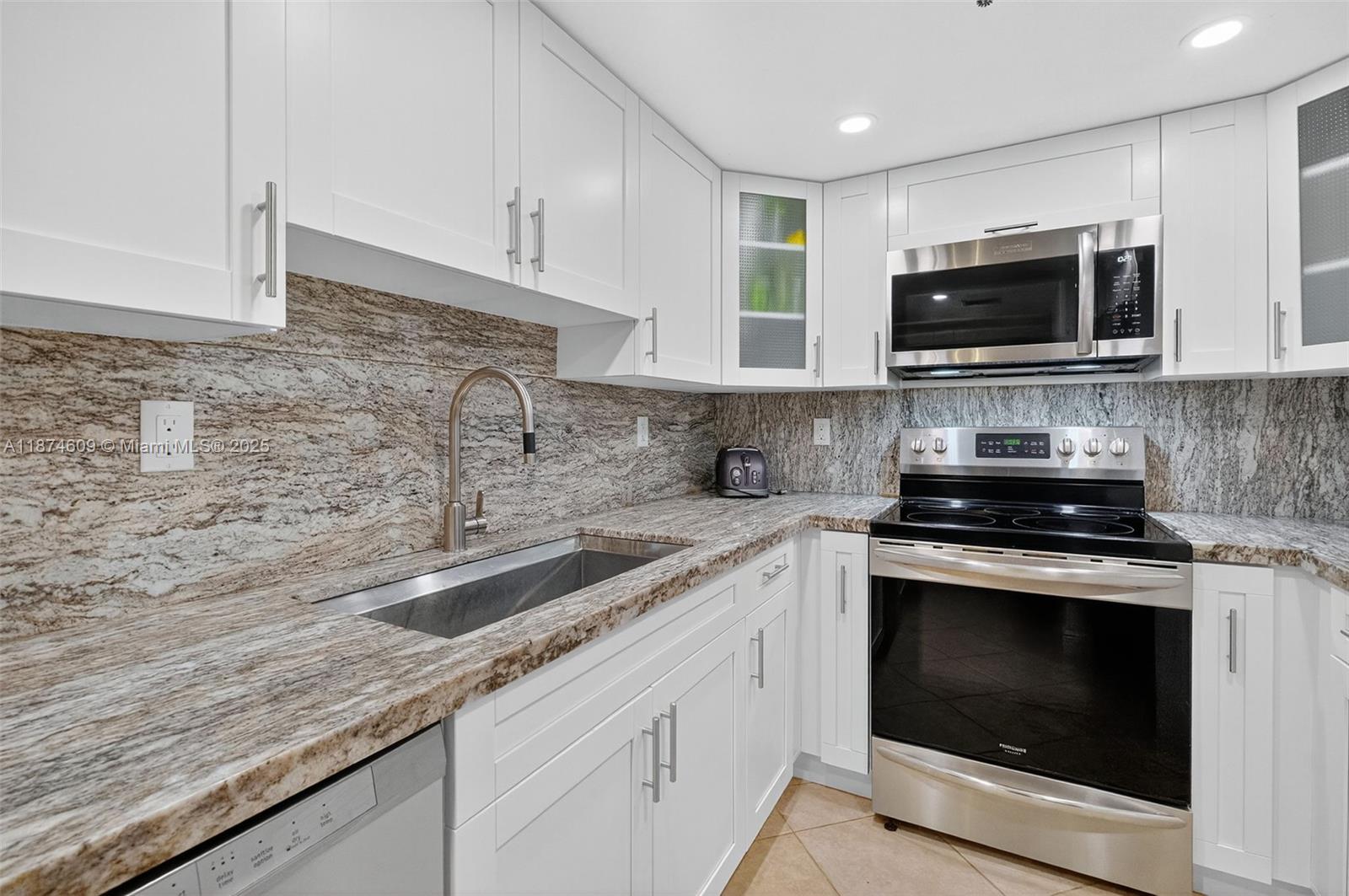 THE RIVIERA CONDO - Residential