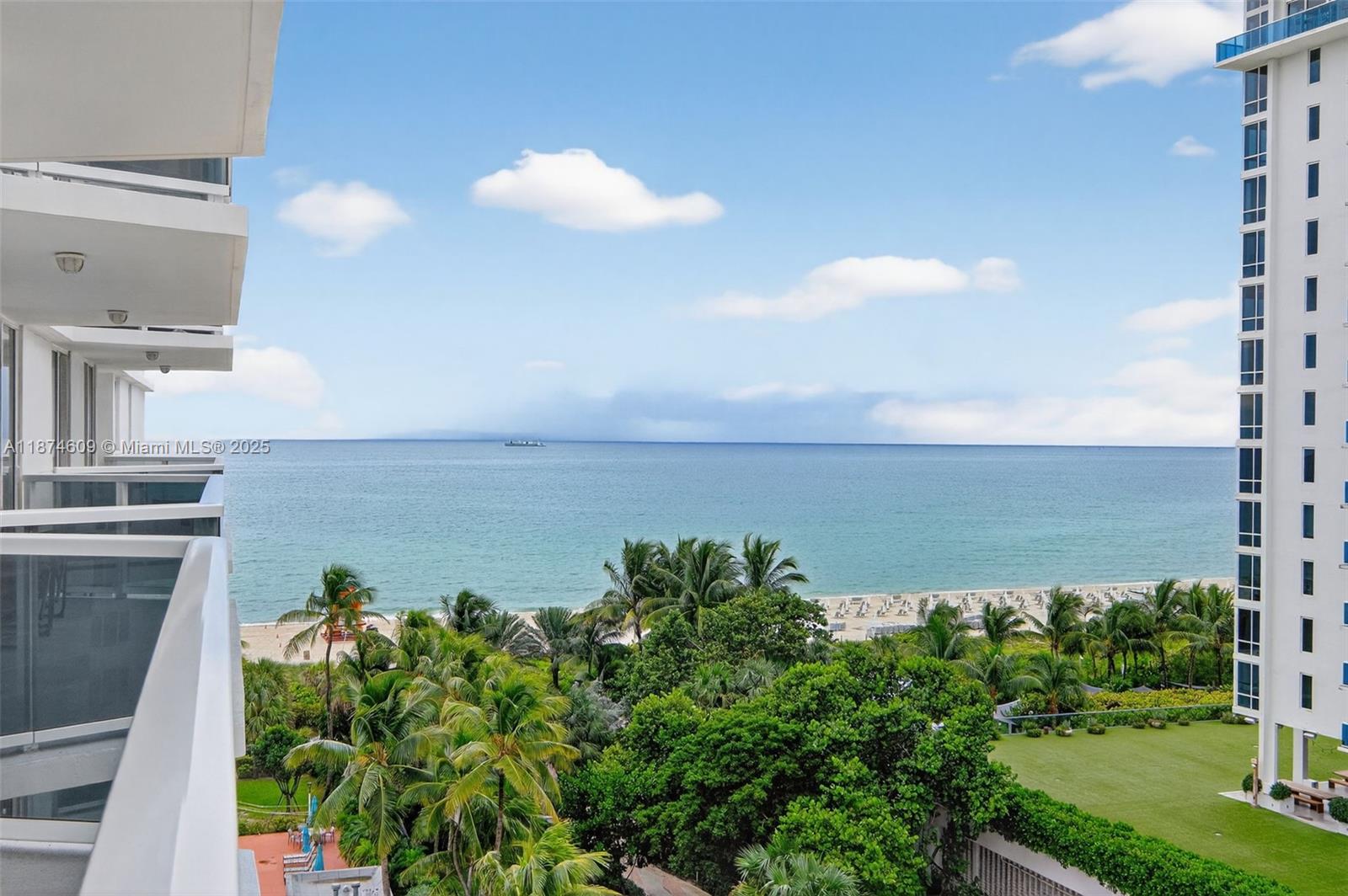 2401 Collins Ave 1005