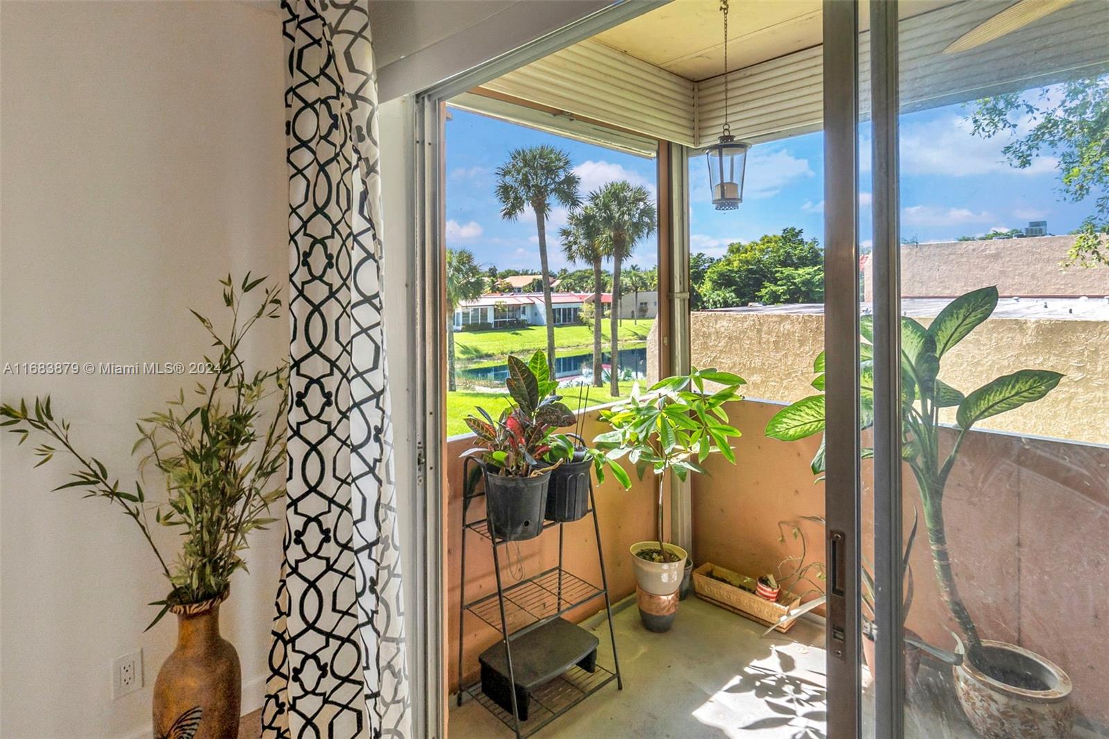 GOLDEN LAKES VILLAGE COND - Residential Lease