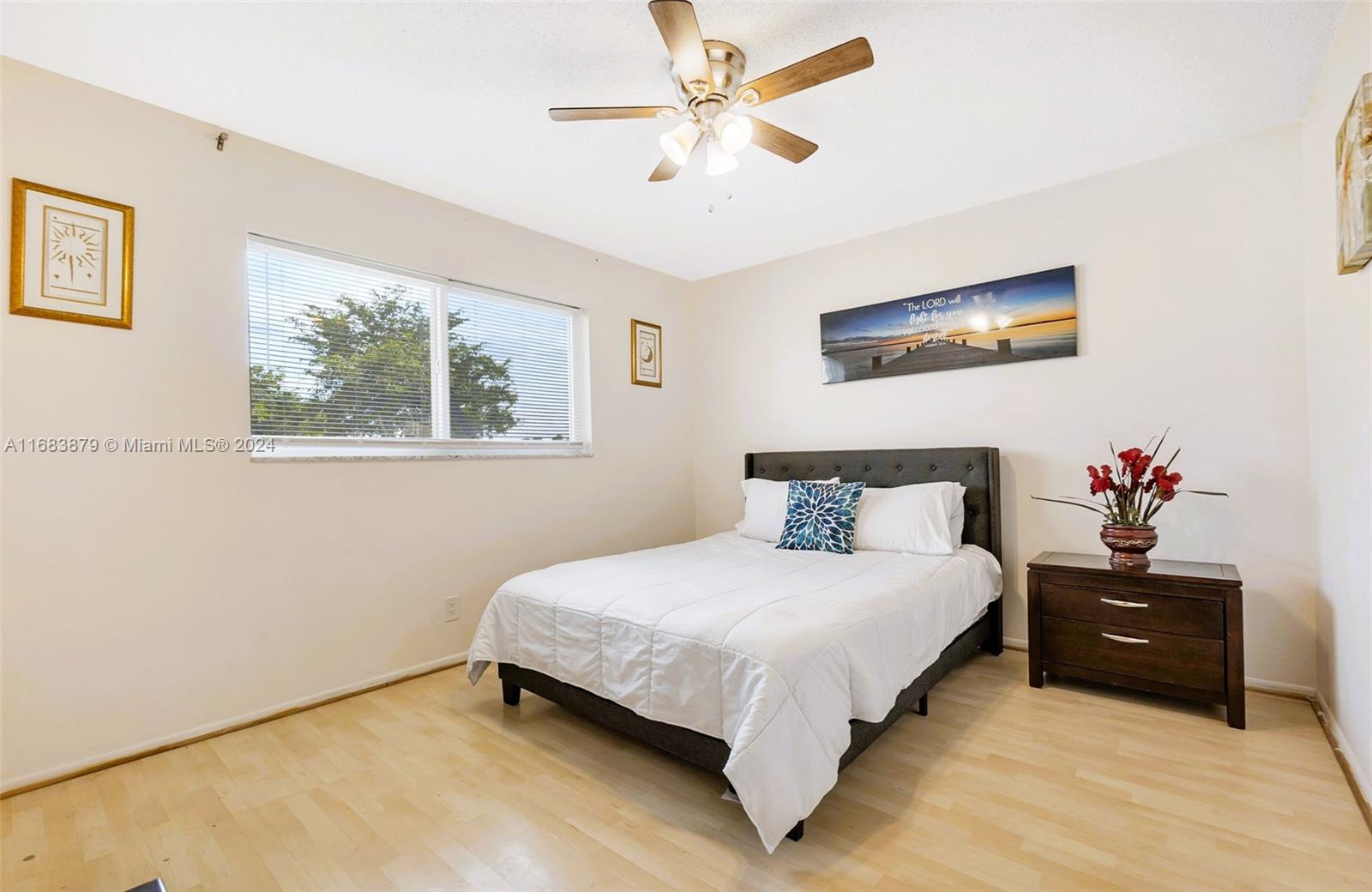 GOLDEN LAKES VILLAGE COND - Residential Lease