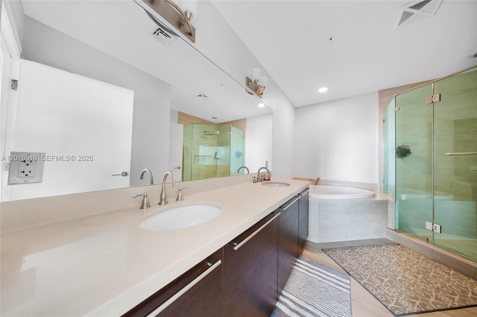ELOQUENCE ON THE BAY COND - Residential Lease