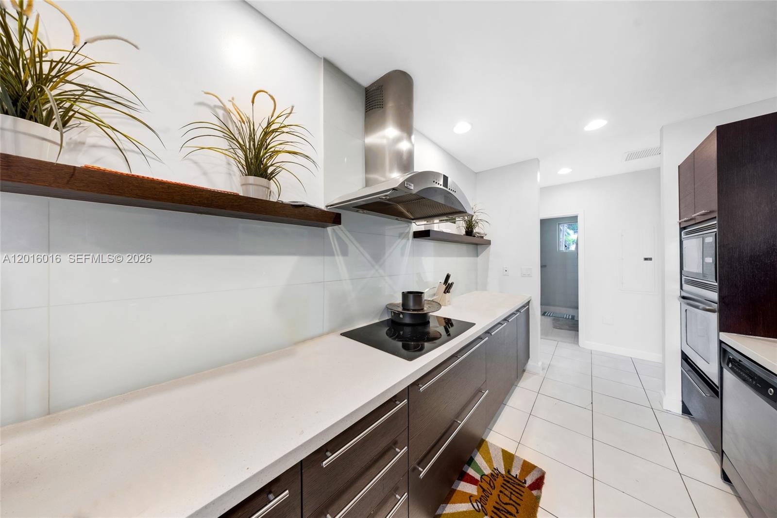 ELOQUENCE ON THE BAY COND - Residential Lease