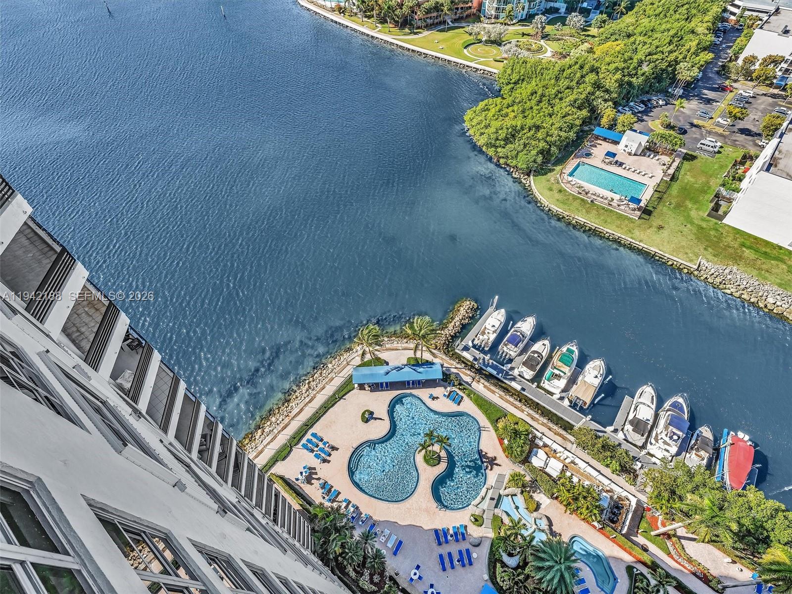 MYSTIC POINTE TOWER 500 C - Residential