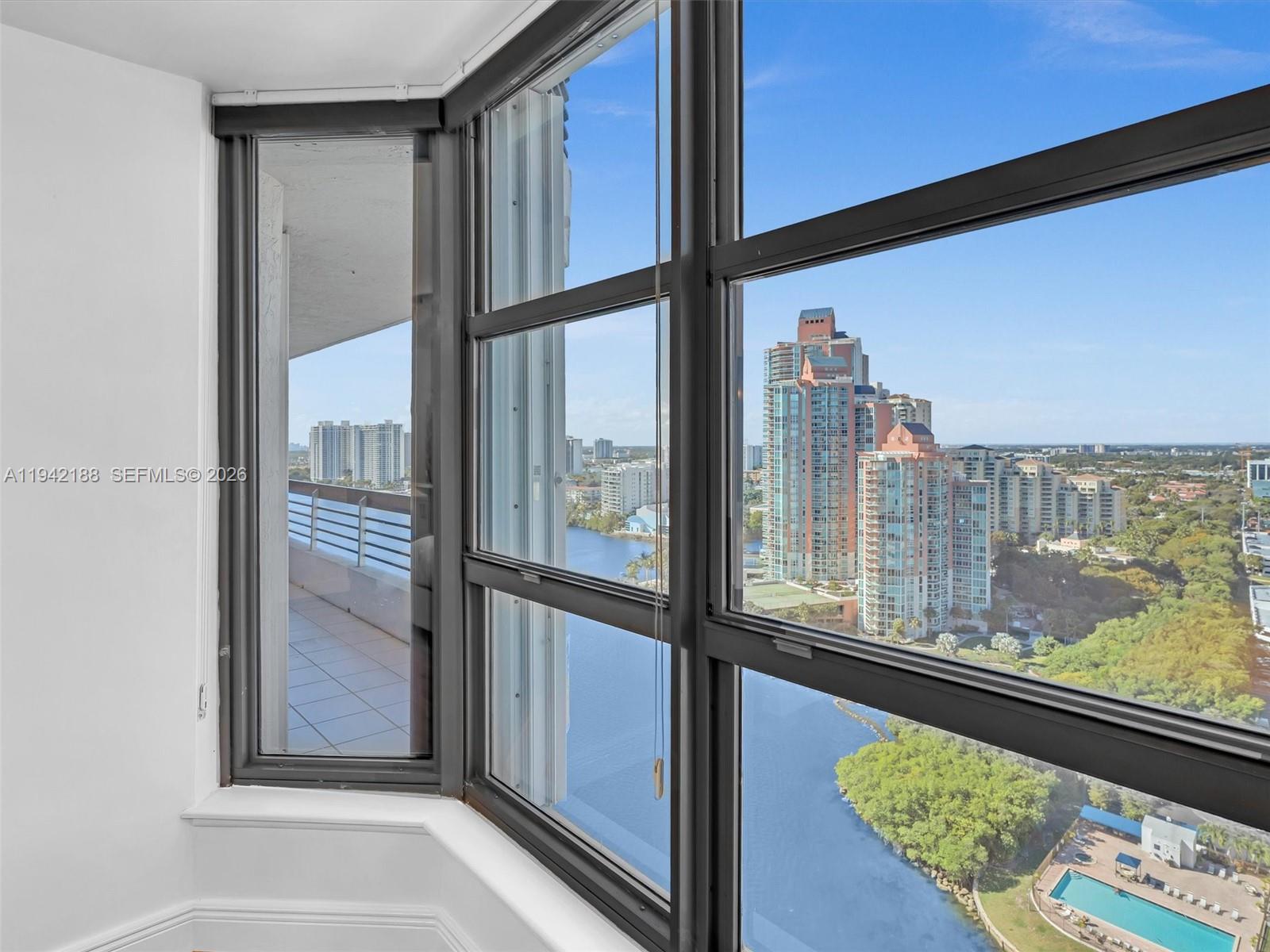 MYSTIC POINTE TOWER 500 C - Residential