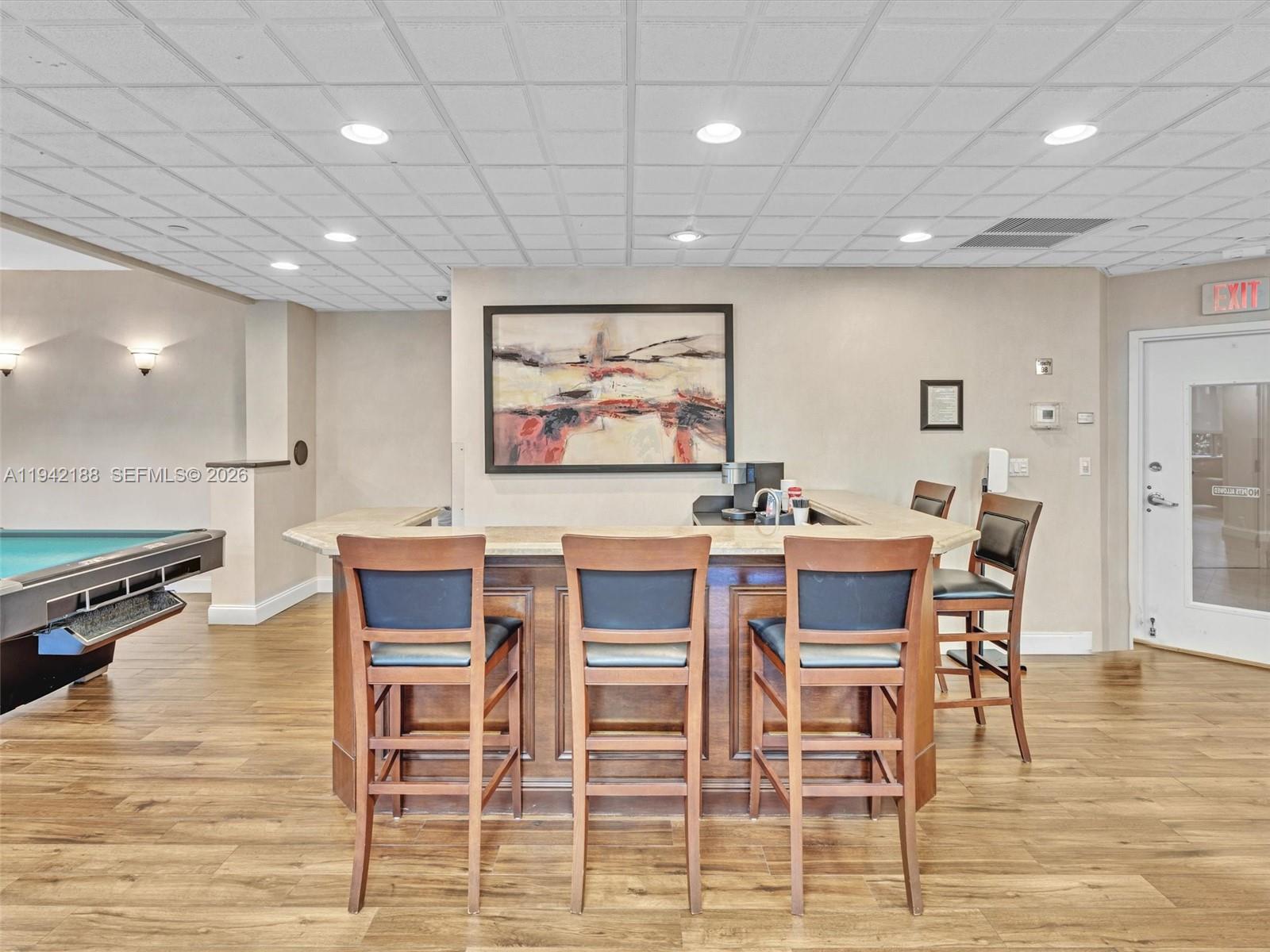 MYSTIC POINTE TOWER 500 C - Residential