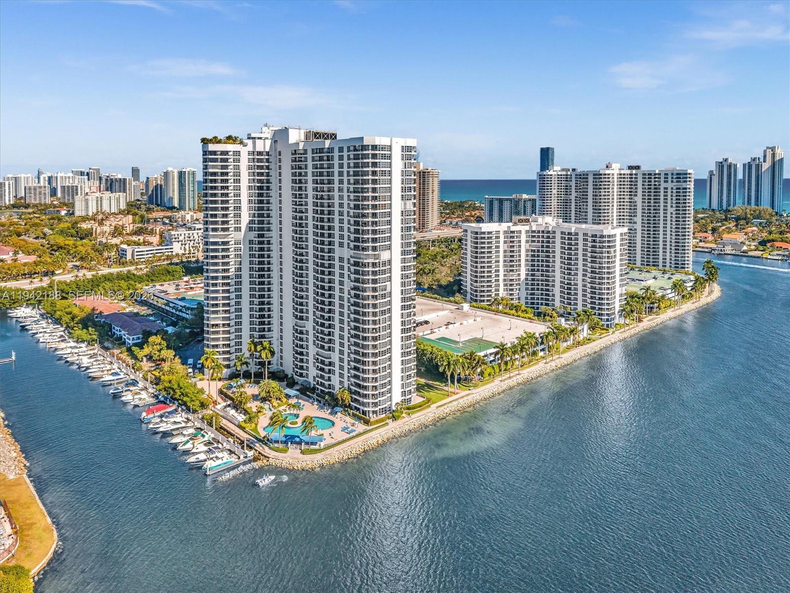 MYSTIC POINTE TOWER 500 C - Residential